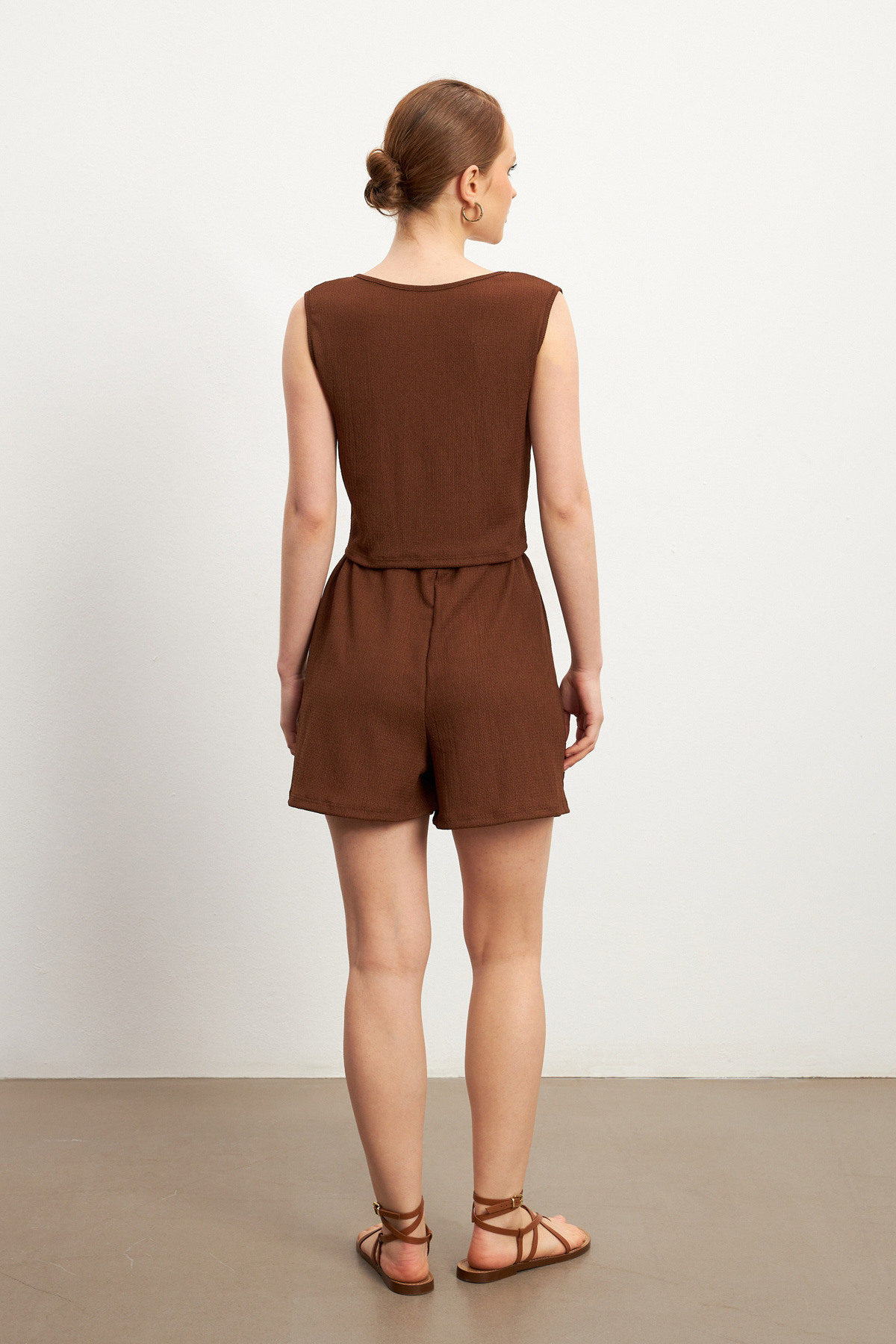 Know-Women's Brown Tie-Up Sleeveless Crinkle Shorts Suit 6