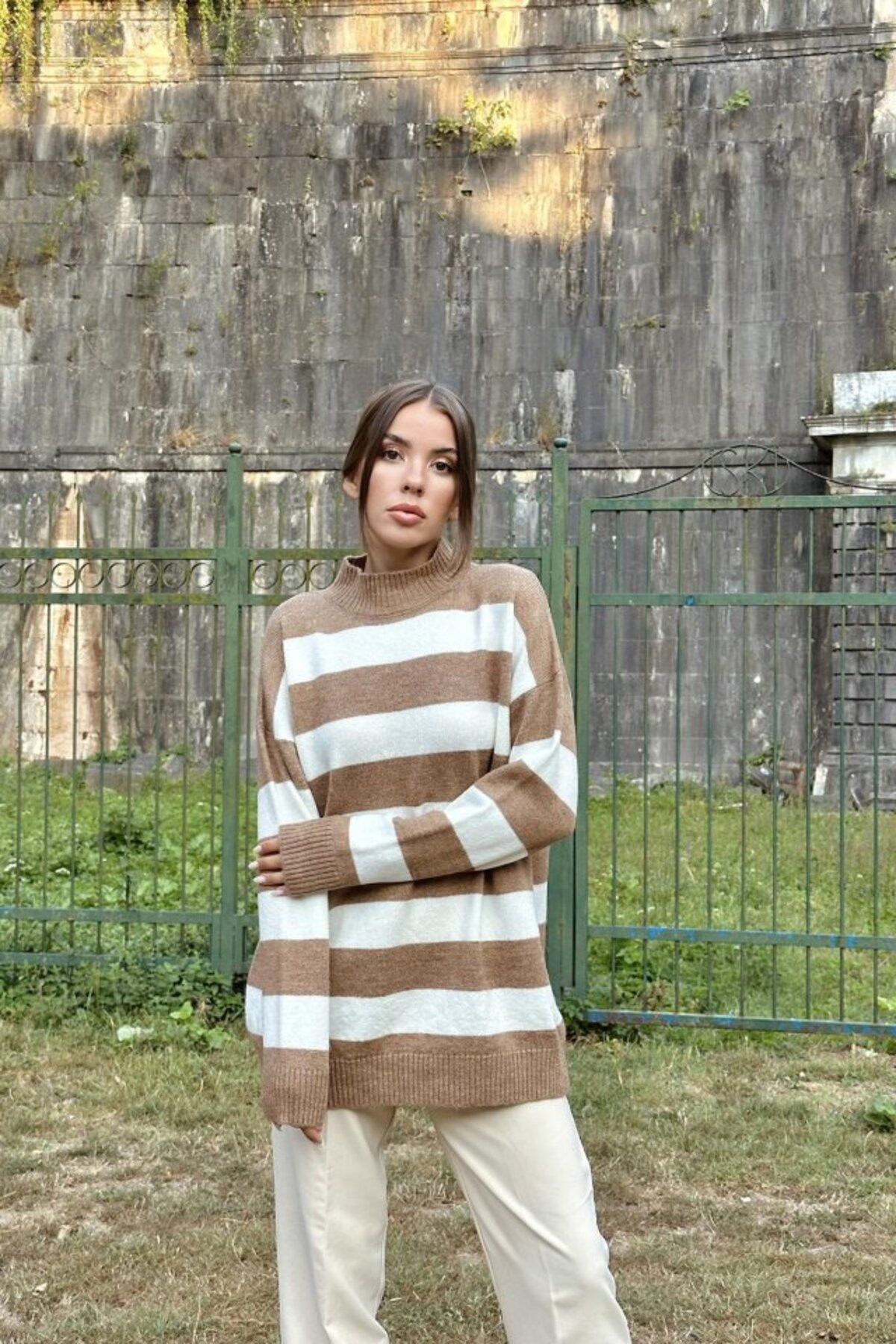ASFSTORE Camel Çizgili Triko Kazak