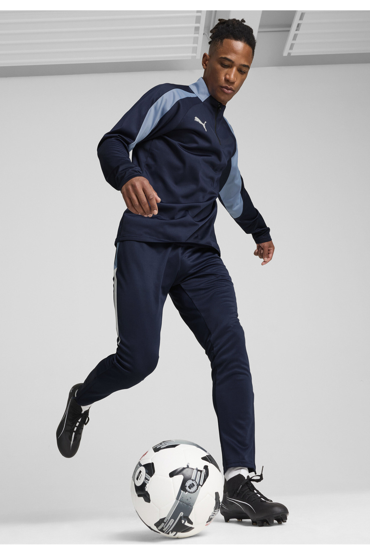 پوما کفش فوتبال مردانه اولترا ۵ مچ پلاس Fg/ag مدل ۱۰۷۶۸۶۰۲