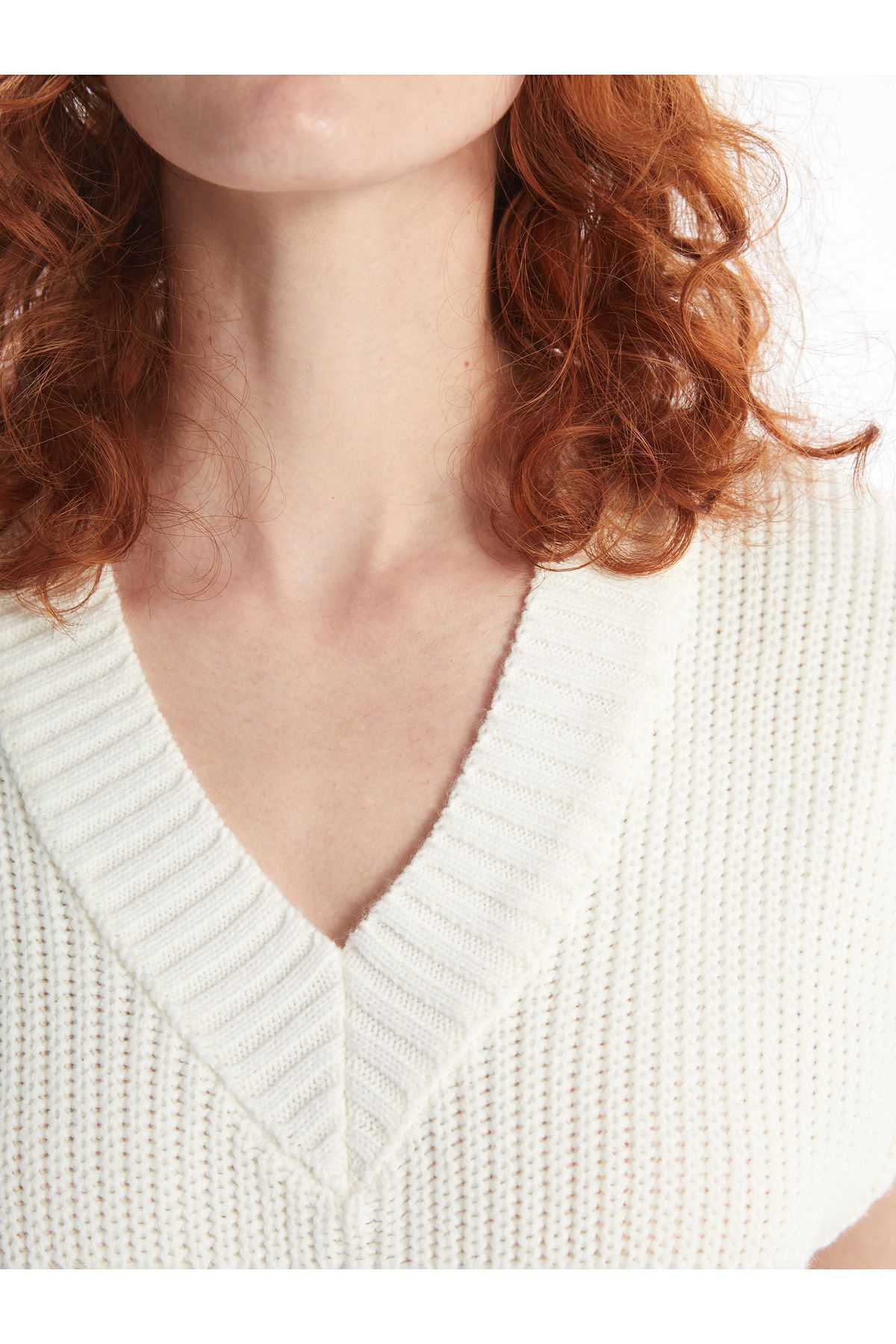 LC Waikiki-Damen-Strickpullover mit V-Ausschnitt – strukturiertes Design 3