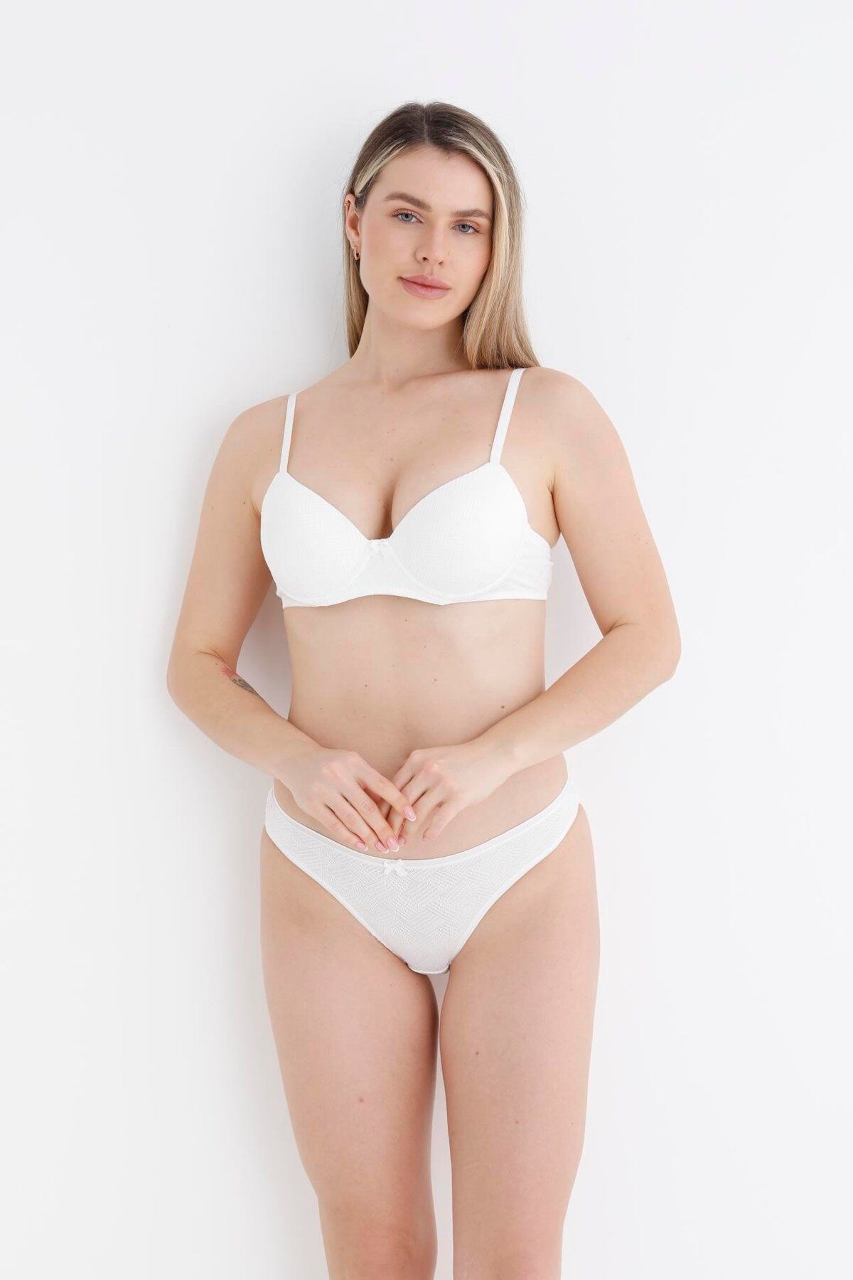 Lukas-Empty Ecru Bra Set - Small Diamond Pattern 1