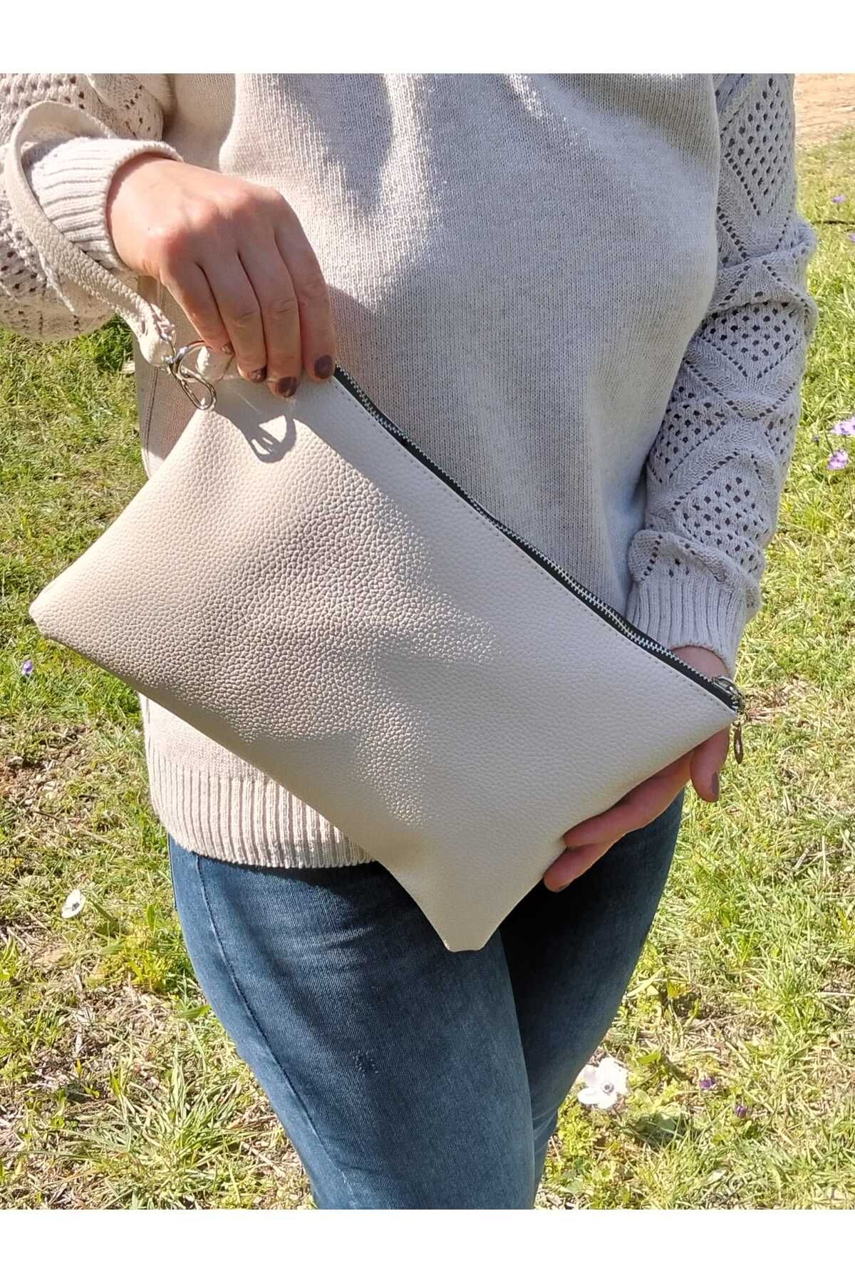 Nüveden Kadın Düz Desenli El Askılı Portföy Clutch Çanta