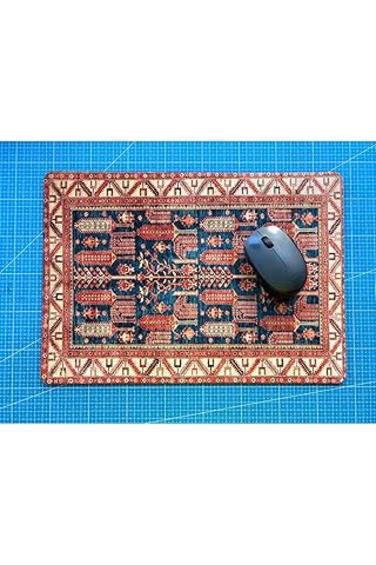 Mu Art Ahşap Rakkun Shop Halı Desen Baskılı 28X40 Cm Ölçüsünde Mouse Pad