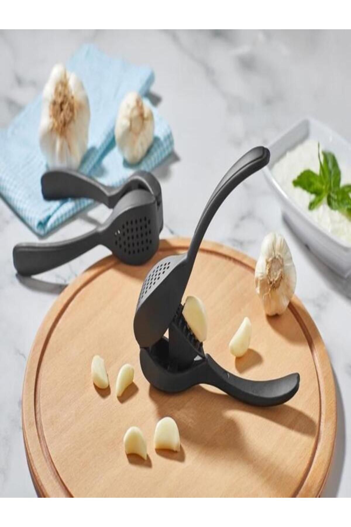 tash home-Casting Walnut Hazelnut Cracker Lemon Squeeze Garlic Cracker Set 4