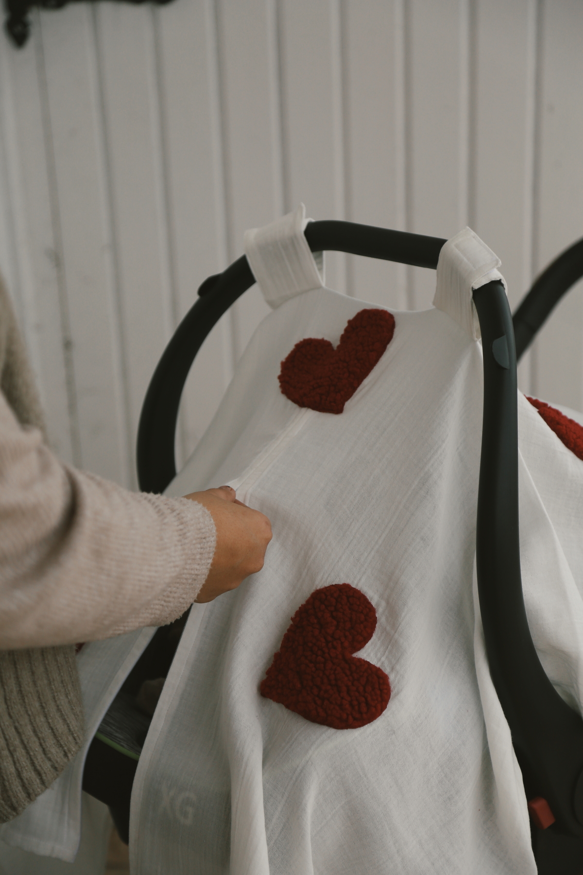 DERY BABY Teddy Kırmızı Kalp Fermuarlı 2 Kat Müslin Puset Örtüsü fotoğrafı 4 (önizleme)