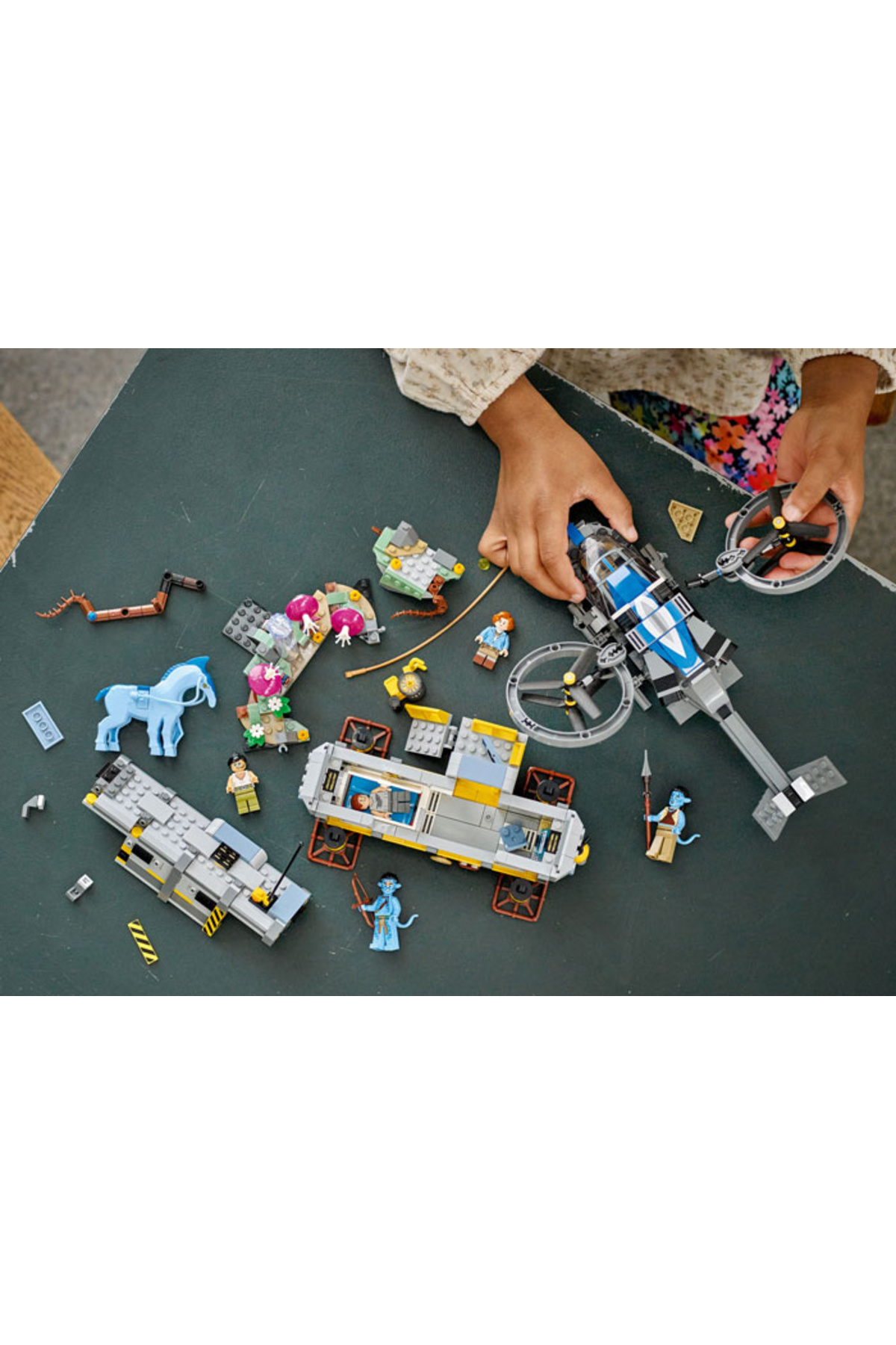 ® آواتار کوههای پرنده: میدان ۲۶ و RDA سامسون ۷۵۵۷۳ – مجموعه ساختنی اسباببازی خلاقانه (۸۸۷ قطعه)