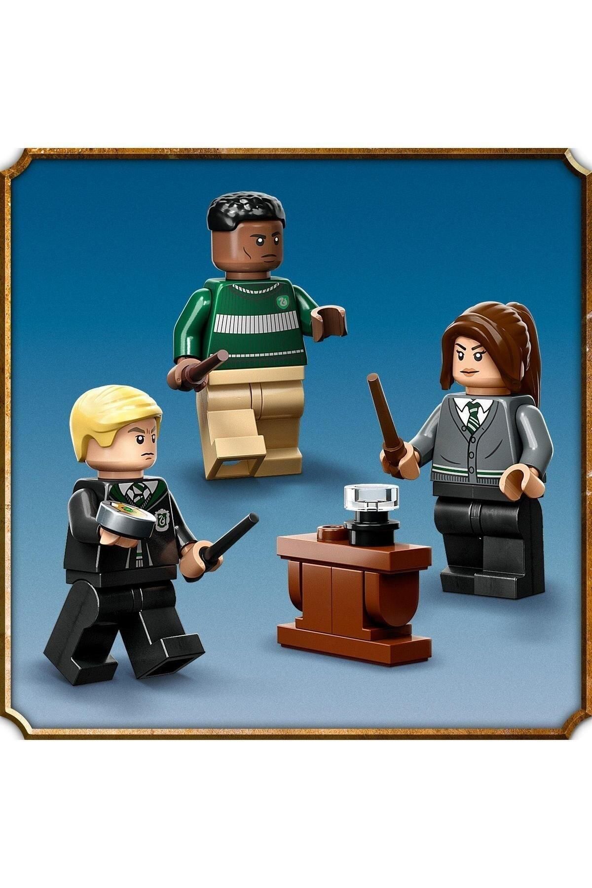 LEGO-Harry Potter Slytherin Building Flag 76410 - Creative Toy Set (349 Pieces) 7
