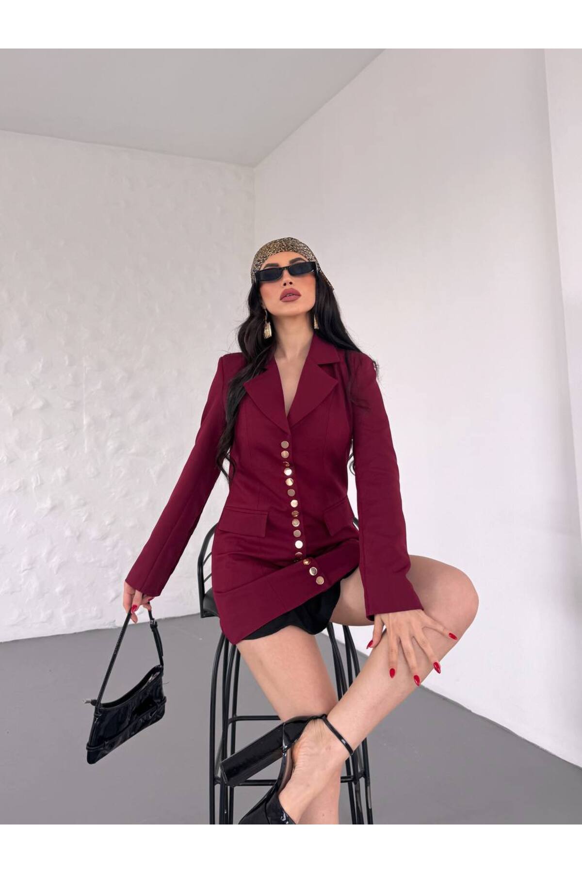 سترة بليزر طويلة للنساء بتفاصيل ذهبية من Trend - Görsel 5