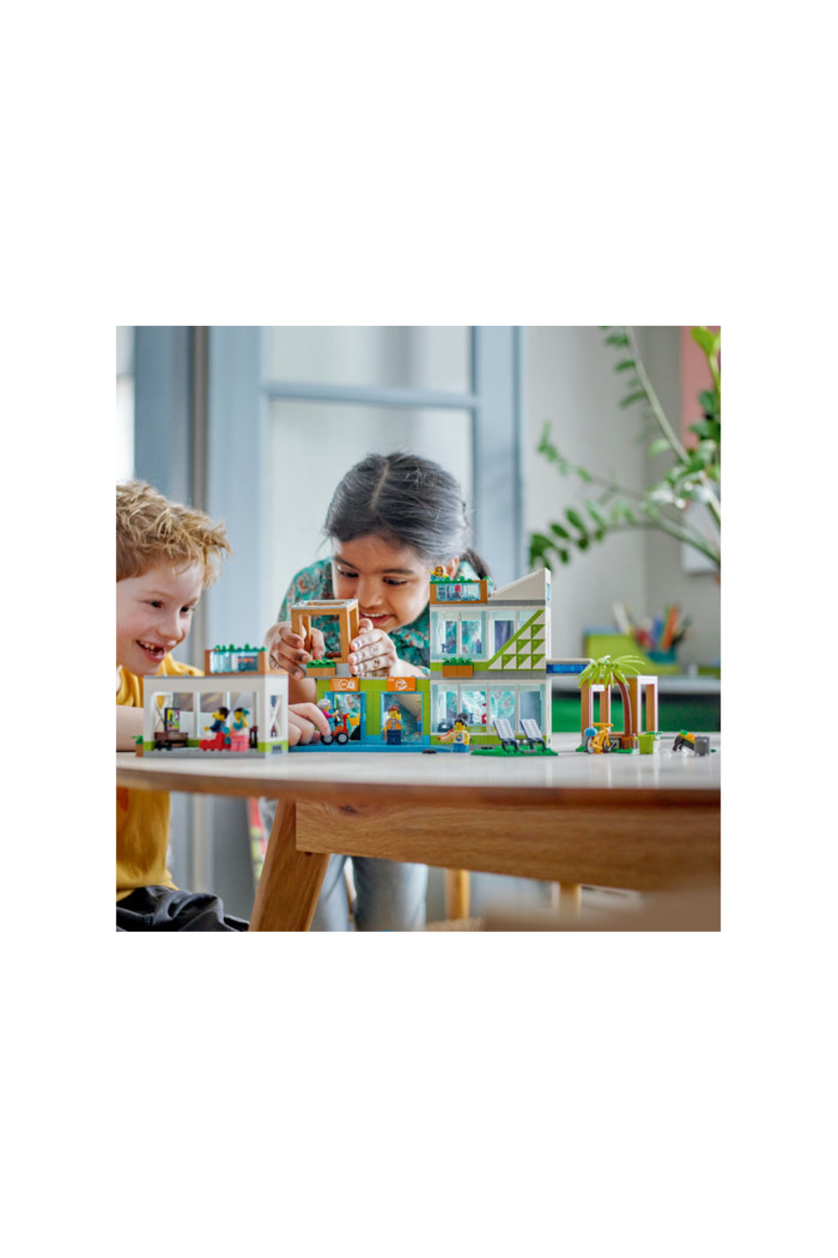 ® ساختمان آپارتمانی شهری ۶۰۳۶۵