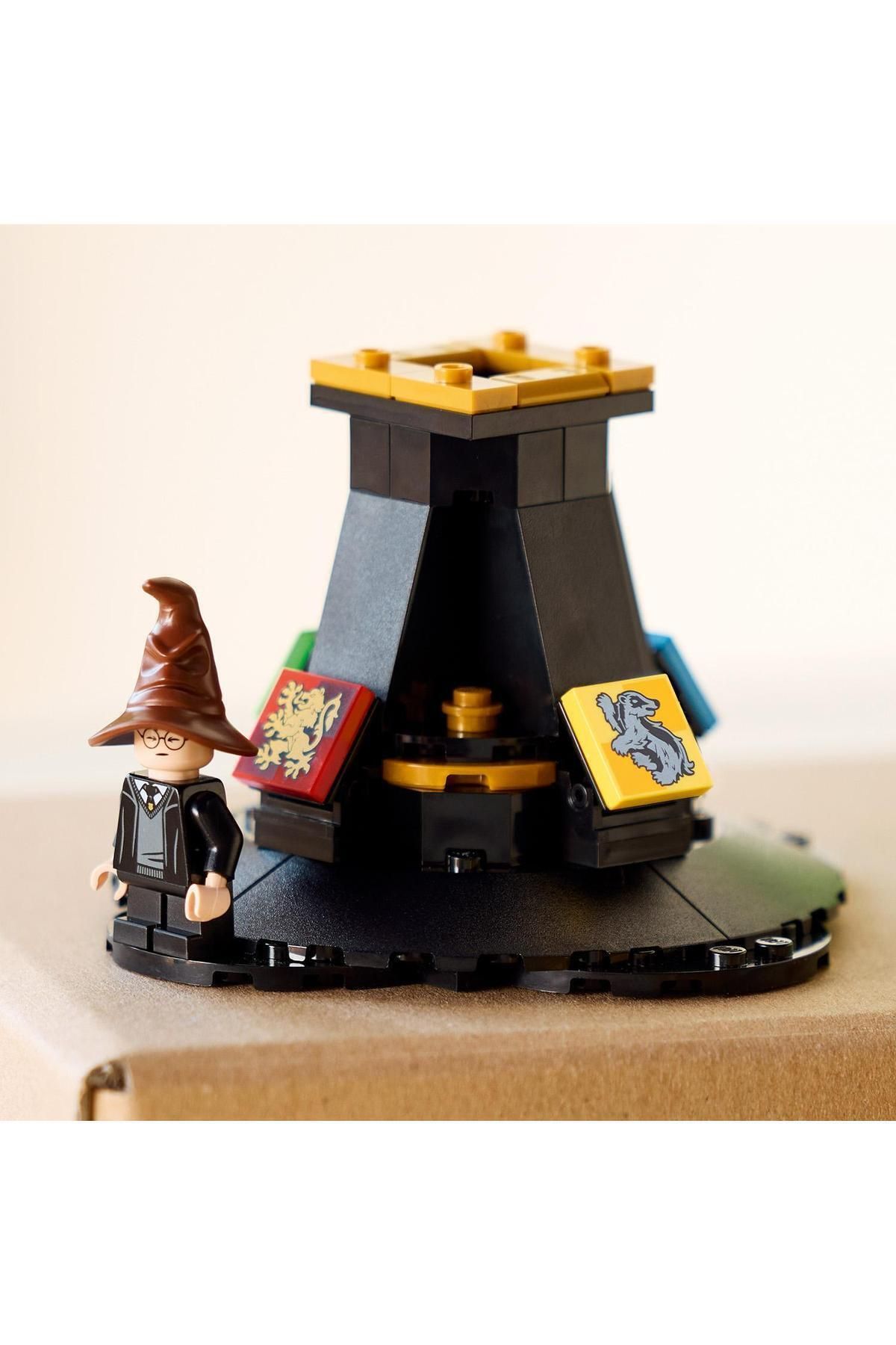 LEGO-® Harry Potter™ Talking Sorting Hat 76429 - Construction Set for Ages 18 and Up (561 Pieces) 7