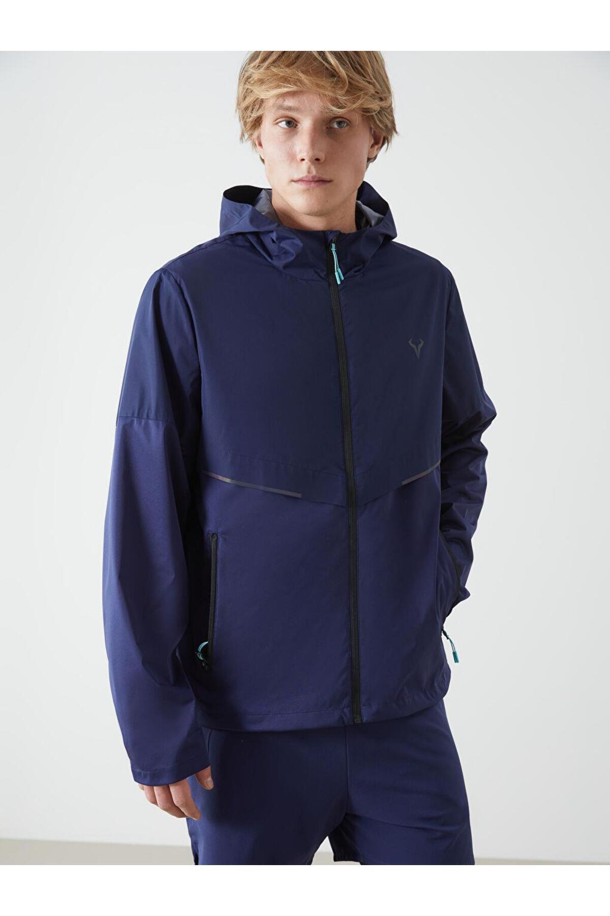 LC Waikiki-HRK، A-WIND 1