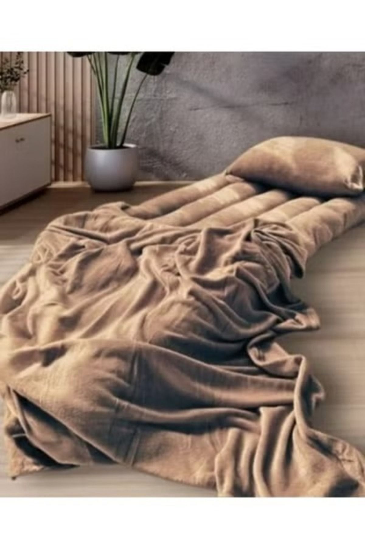 smart home-4 in 1 guest package consists of a mattress, a light blanket, a pillow and an elegant bag 1