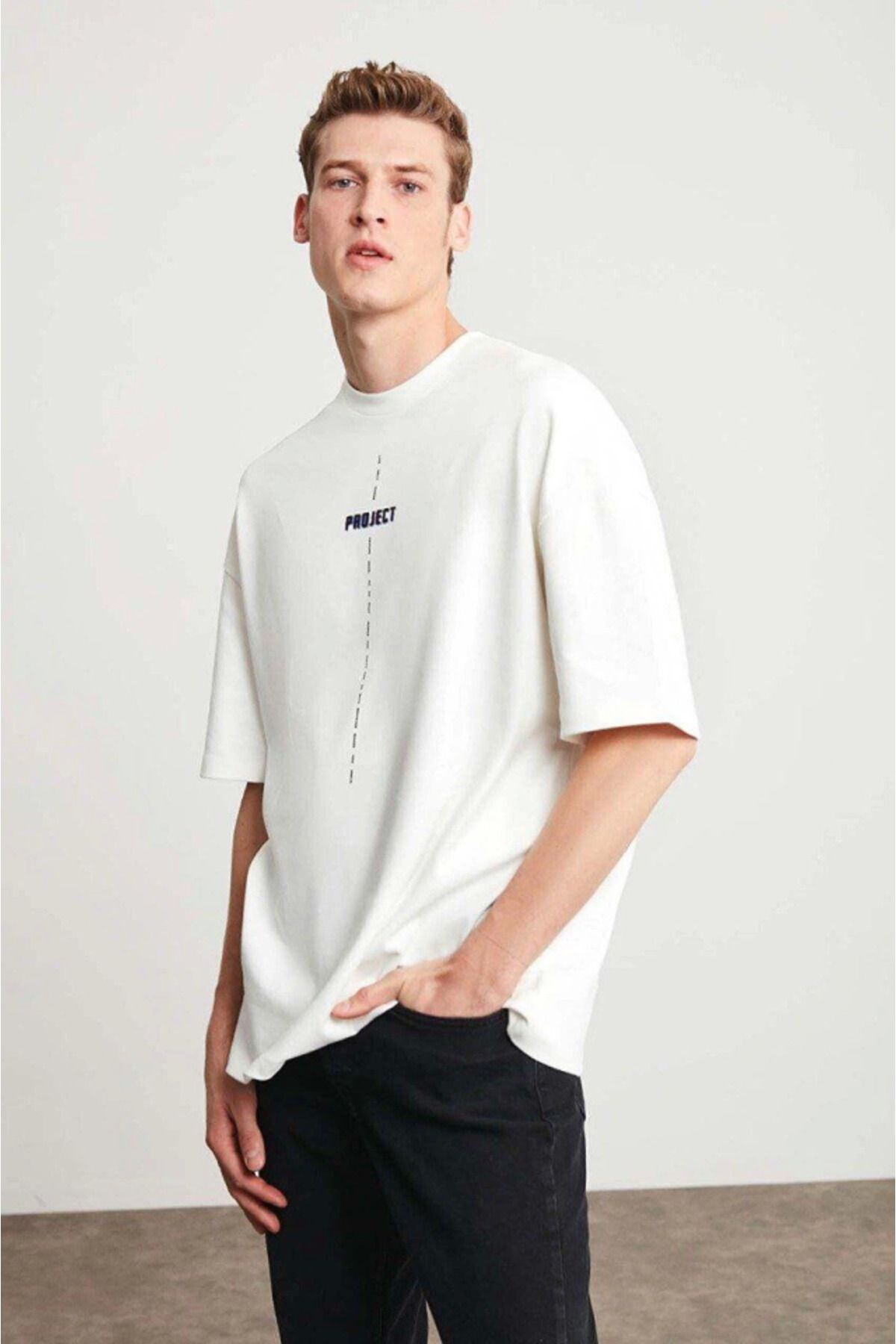 JANES-White Unisex Oversize Printed T-Shirt 4