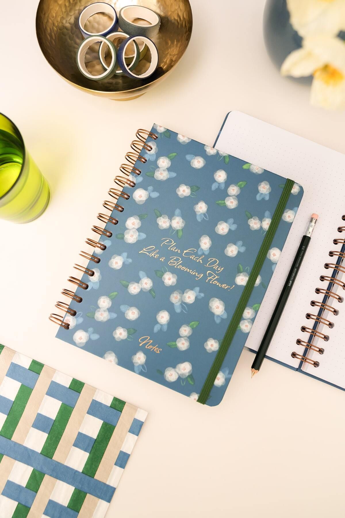 Matt Notebook-A5 15x21 سم دوامة مرنة منقطة مذكرة غير مؤرخة الزهور 4