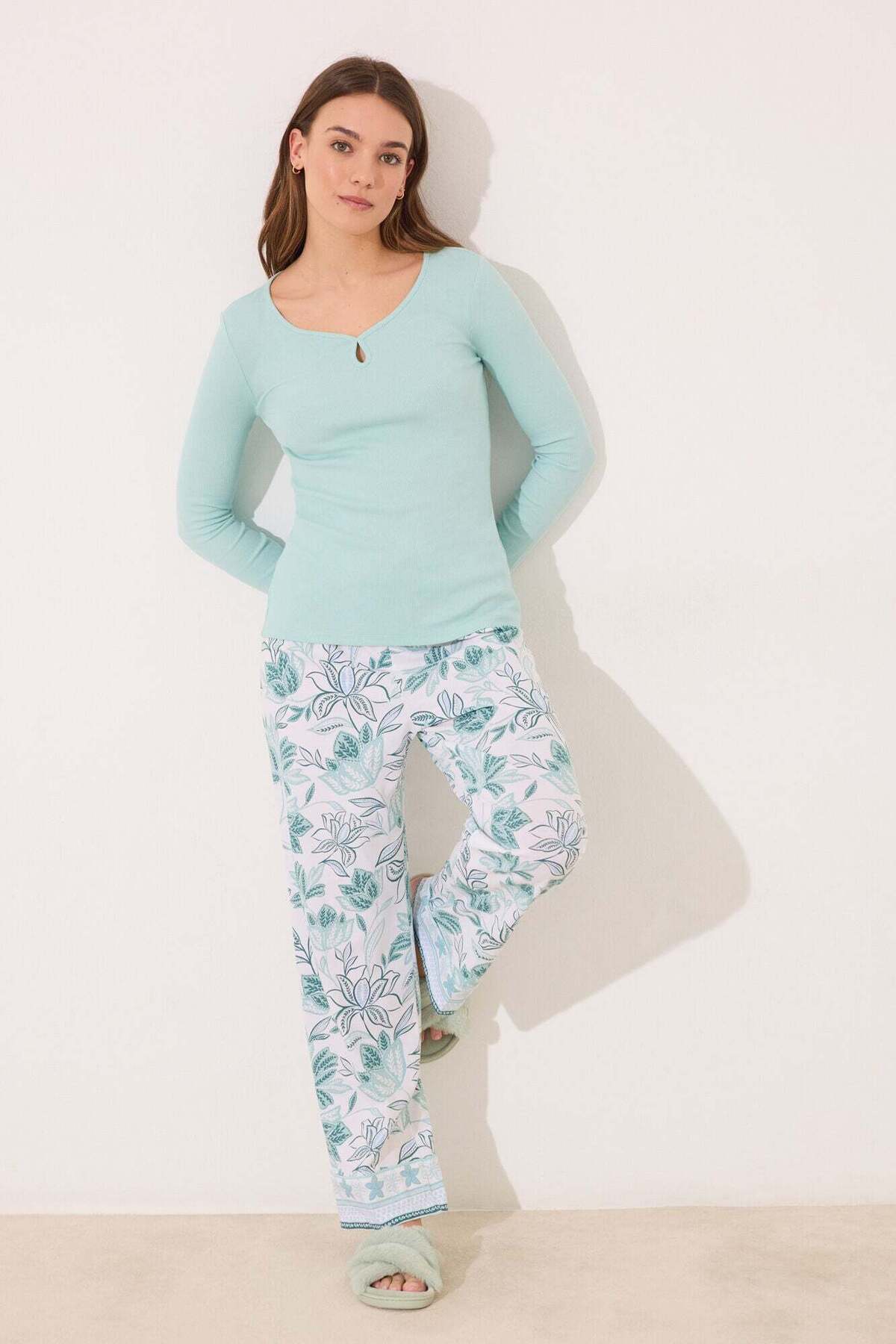 Women'secret Turquoise green long pyjamas with flowers