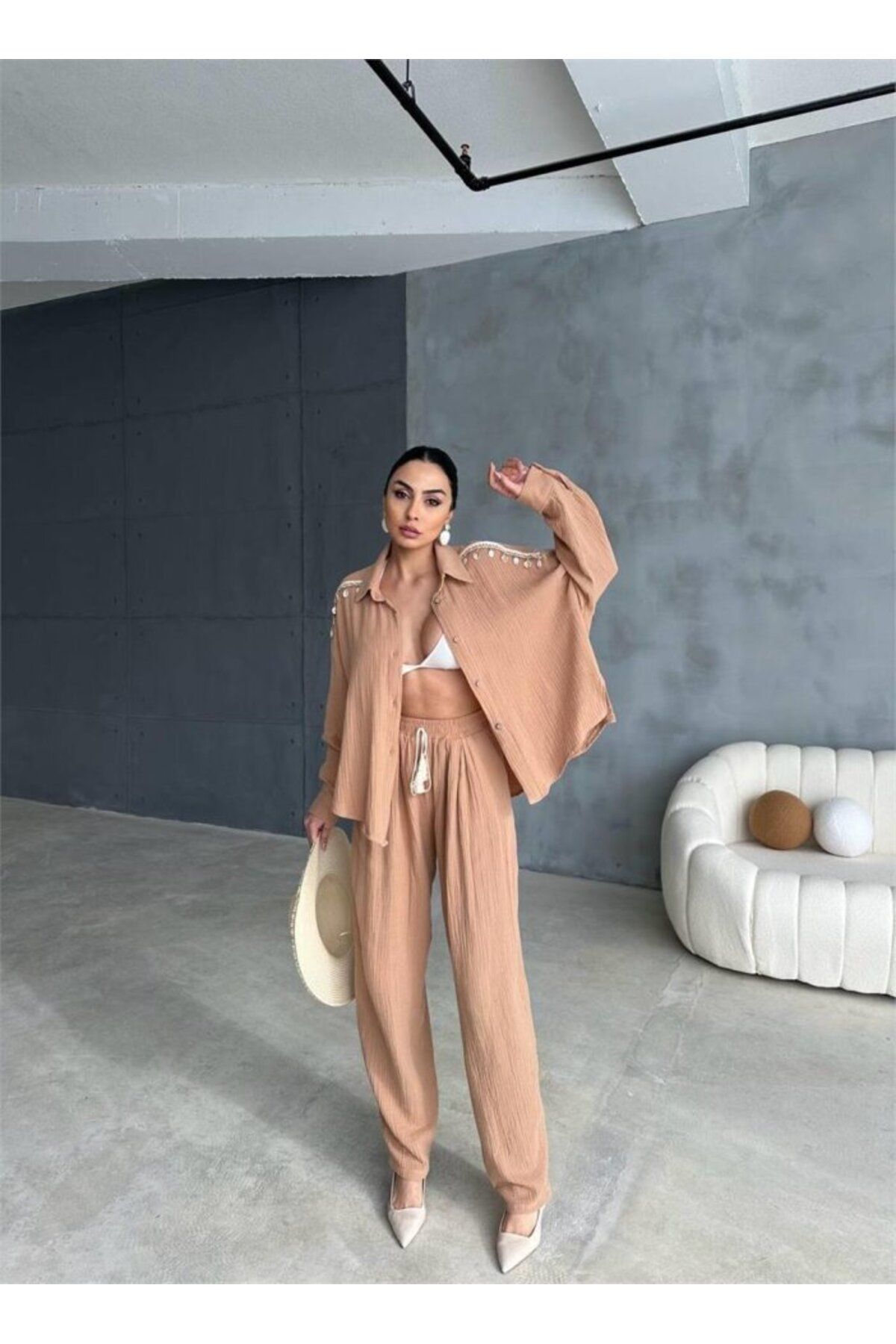 Femella Women Fashion OMUZ SAÇAK DENİZ KABUĞU GÖMLEK - PANTOLON TAKIM - Bej