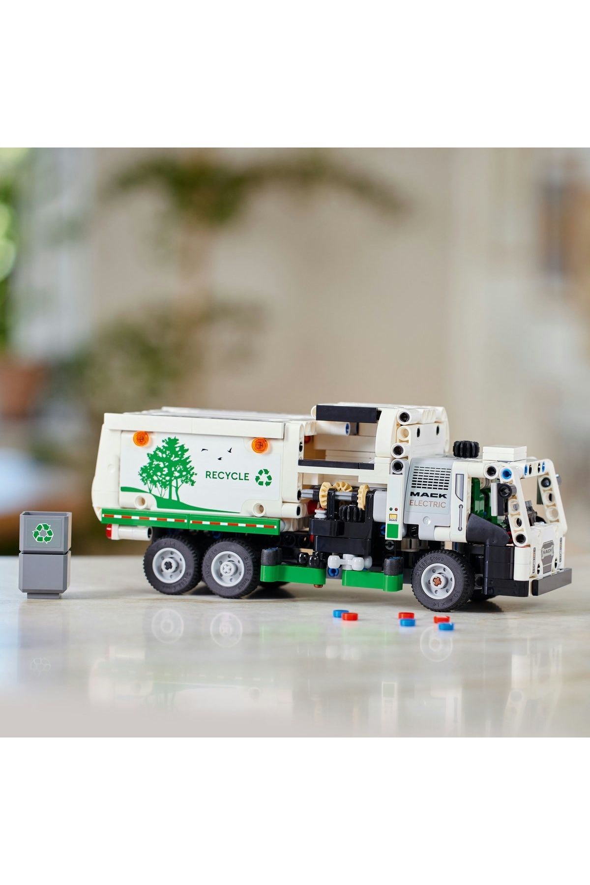 LEGO-LEGO Technic set - Mack LR Electric Garbage Truck (42167) 5