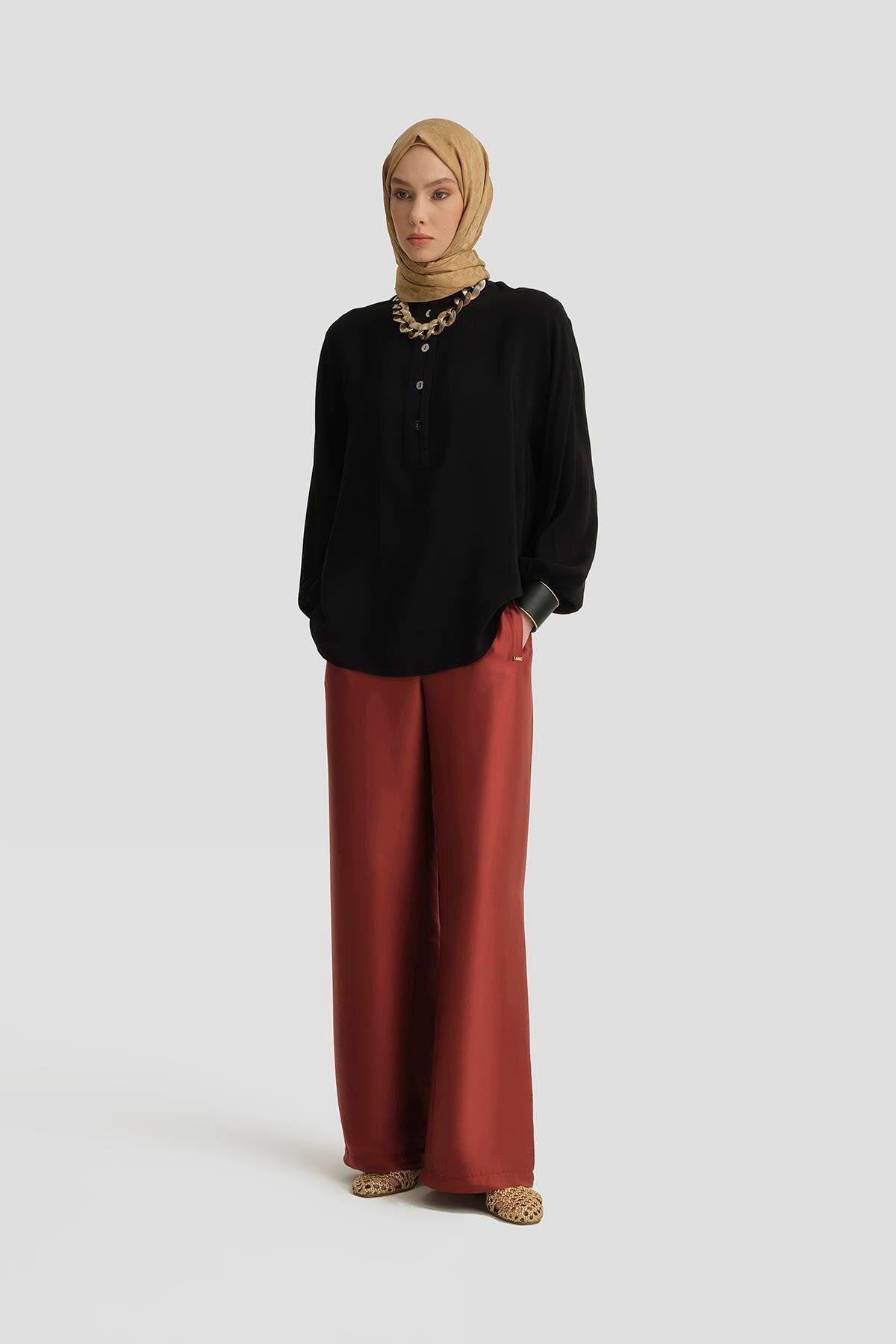 Armine-25Y3719 Black Buttoned Blouse 4