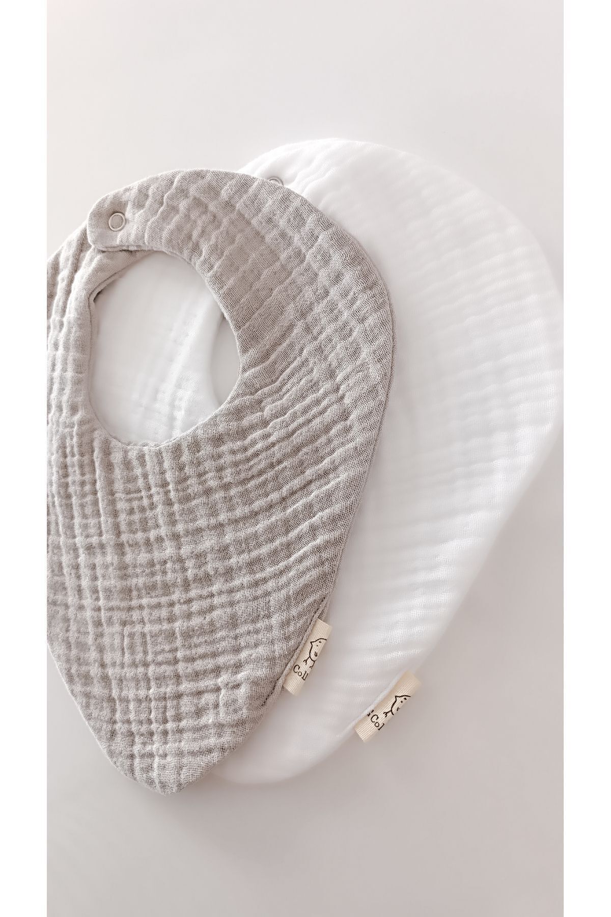 O&G Collection 2'li Fular Gri,beyaz %100 Pamuklu Organik 8 Katlı Müslin Bebek Salya Önlüğü / Yakalık fotoğrafı 2 (önizleme)