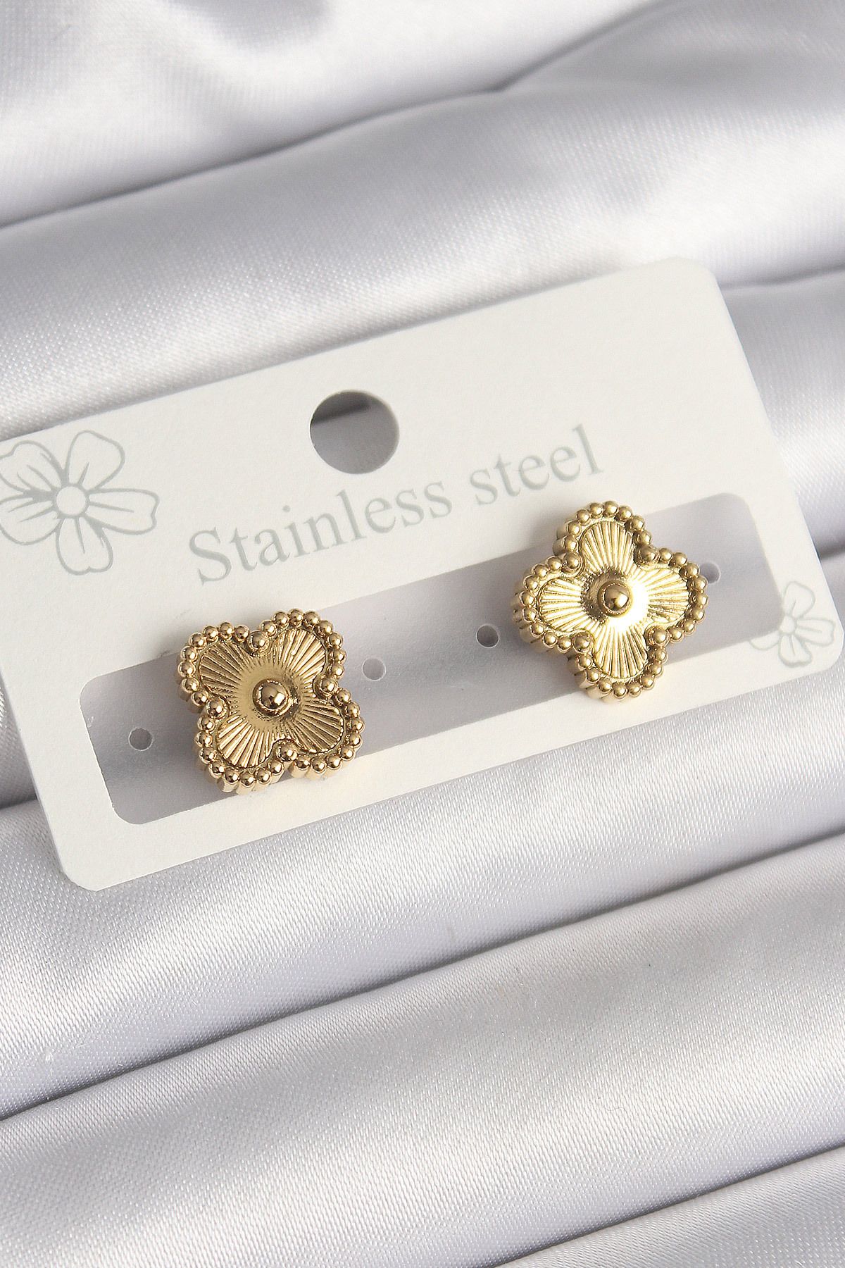 utku soydan 316L Çelik Gold Renk İşleme Detaylı Yonca Model Kadın Küpe - TJ-BKP10196