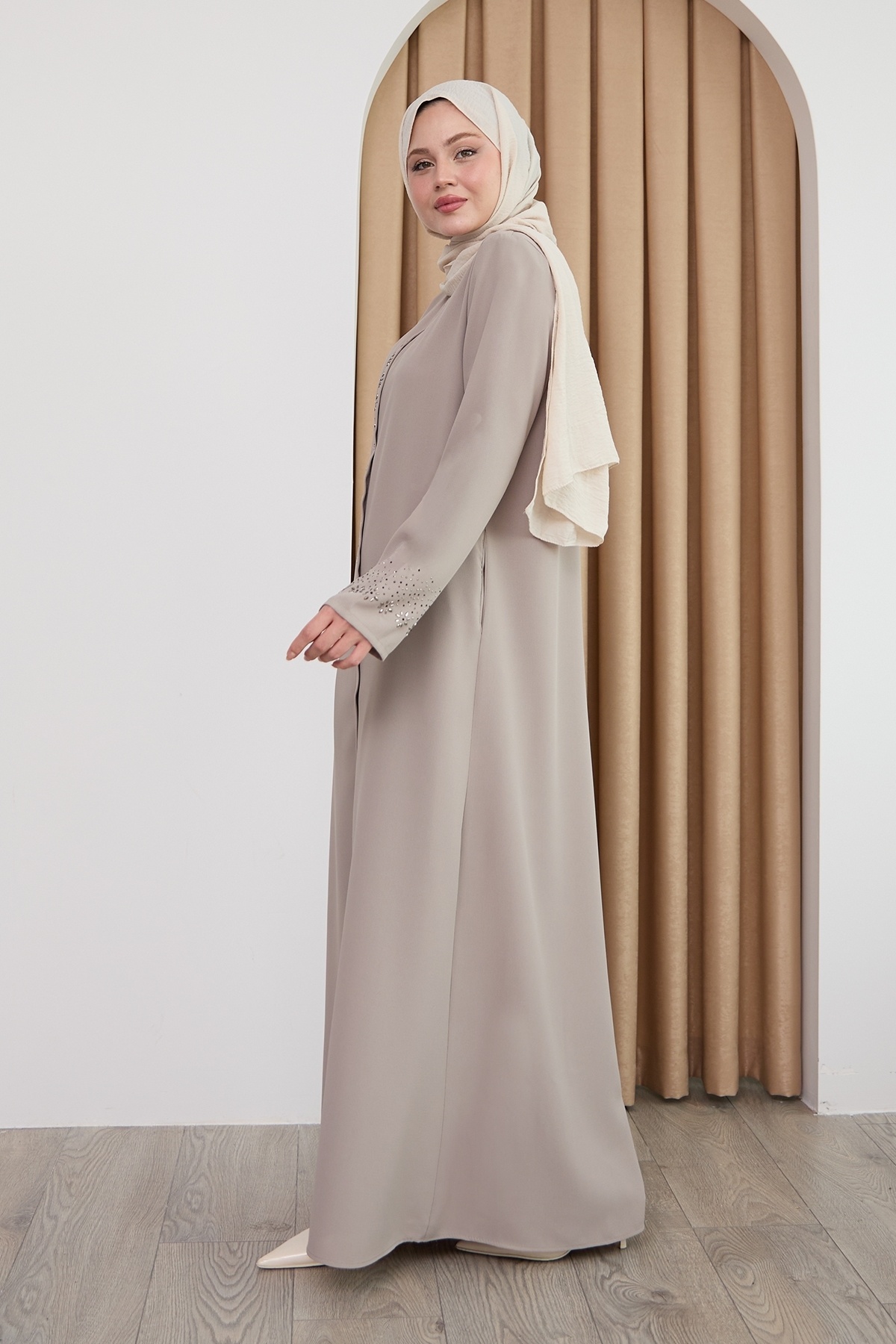 InStyle-Daisy Stone Stone Ferace 3