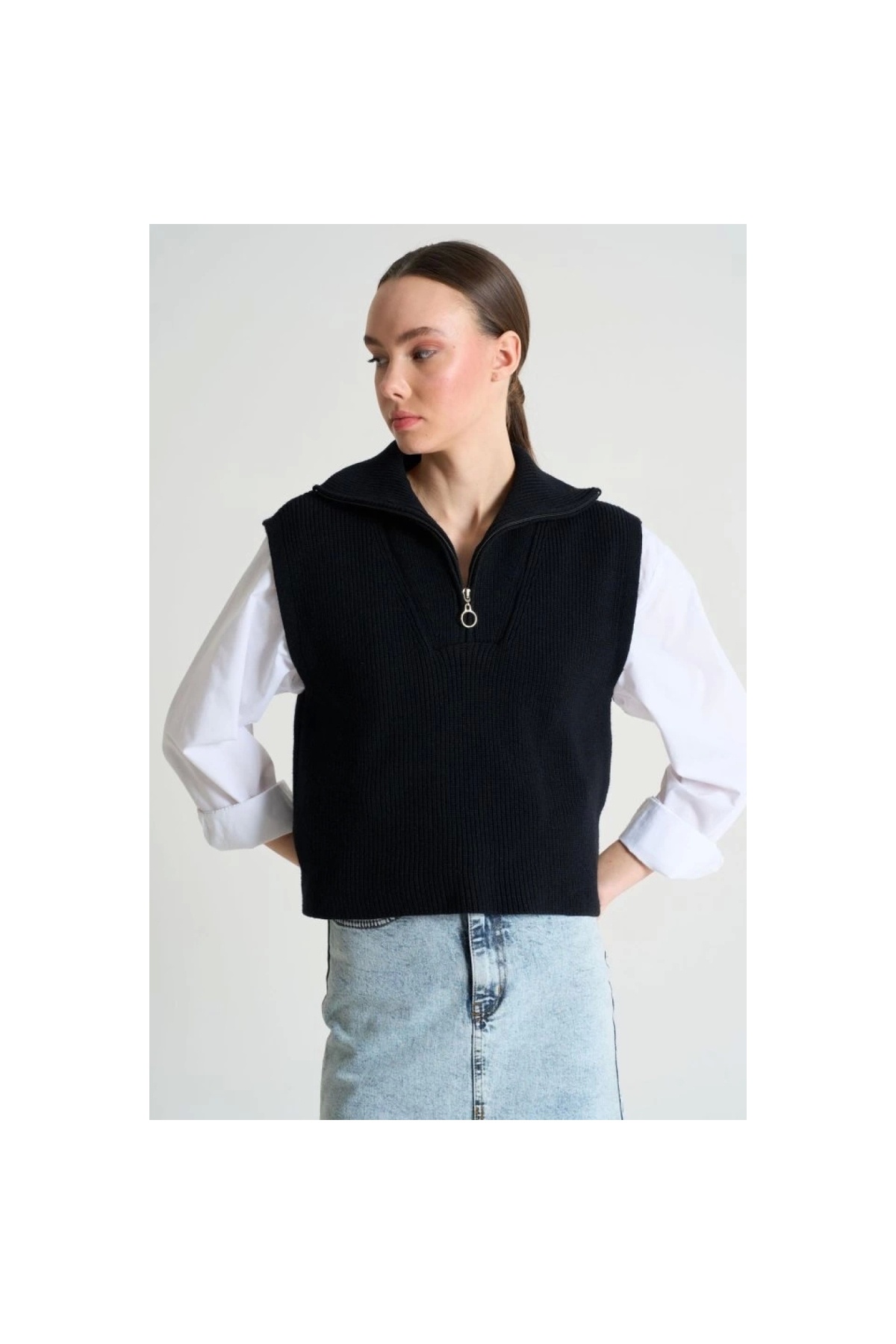 Qu Style-Black Polo Collar Zippered Sweater Ts 231008 3