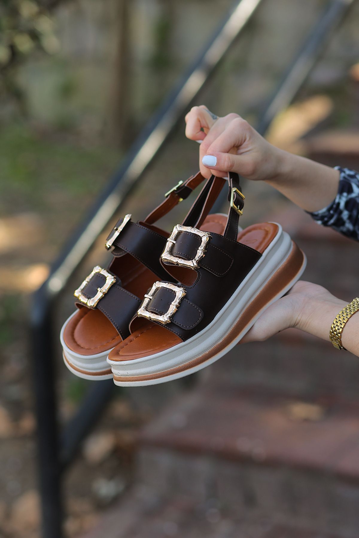 otuzbesshoes Posi 319-Şv Toka Detaylı Kadın Sandalet