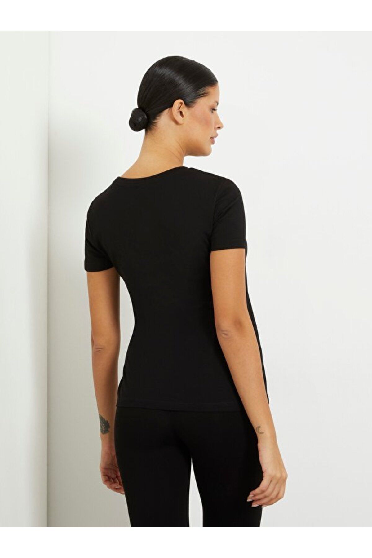 Guess-Adele Ss Cn Tee 3