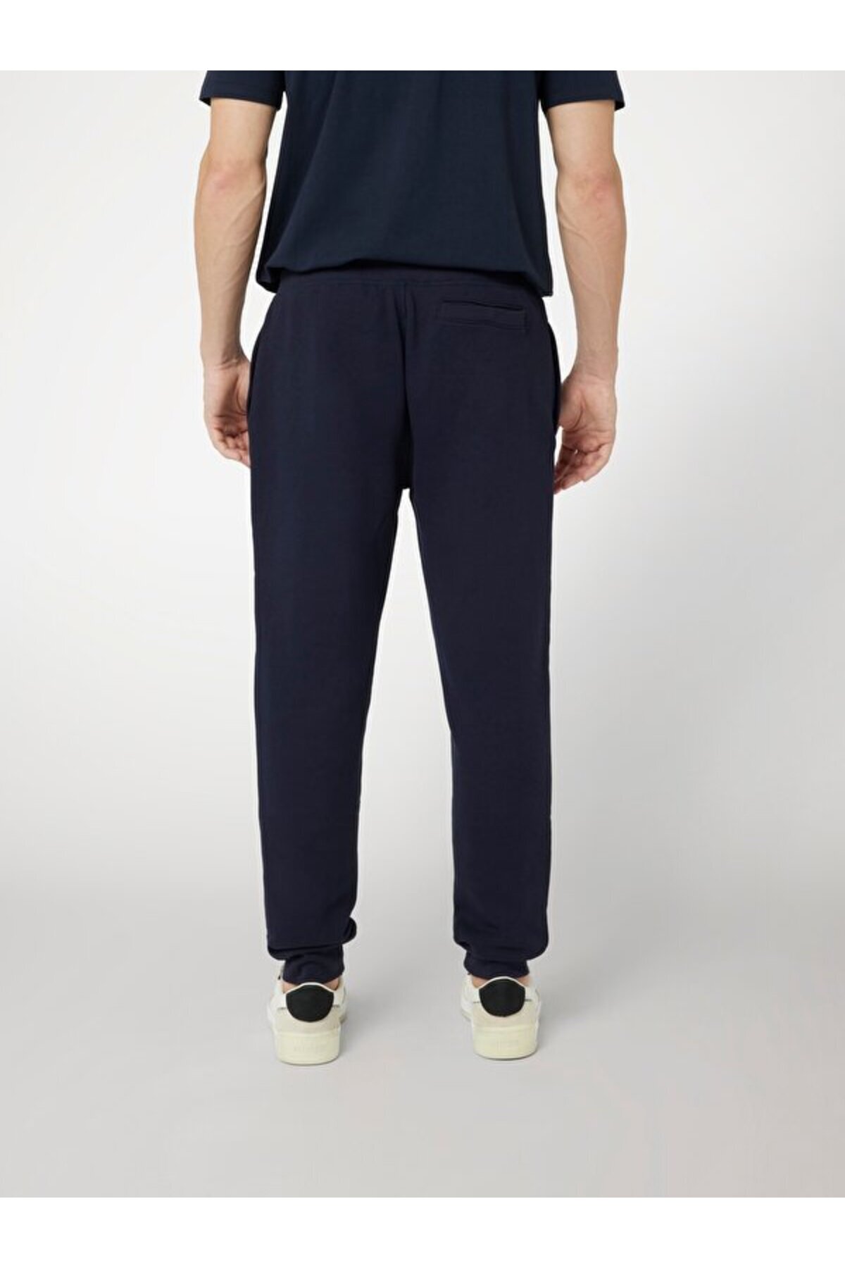 Guess-Aldwin Men's Active Regular Fit Sweatpants 3