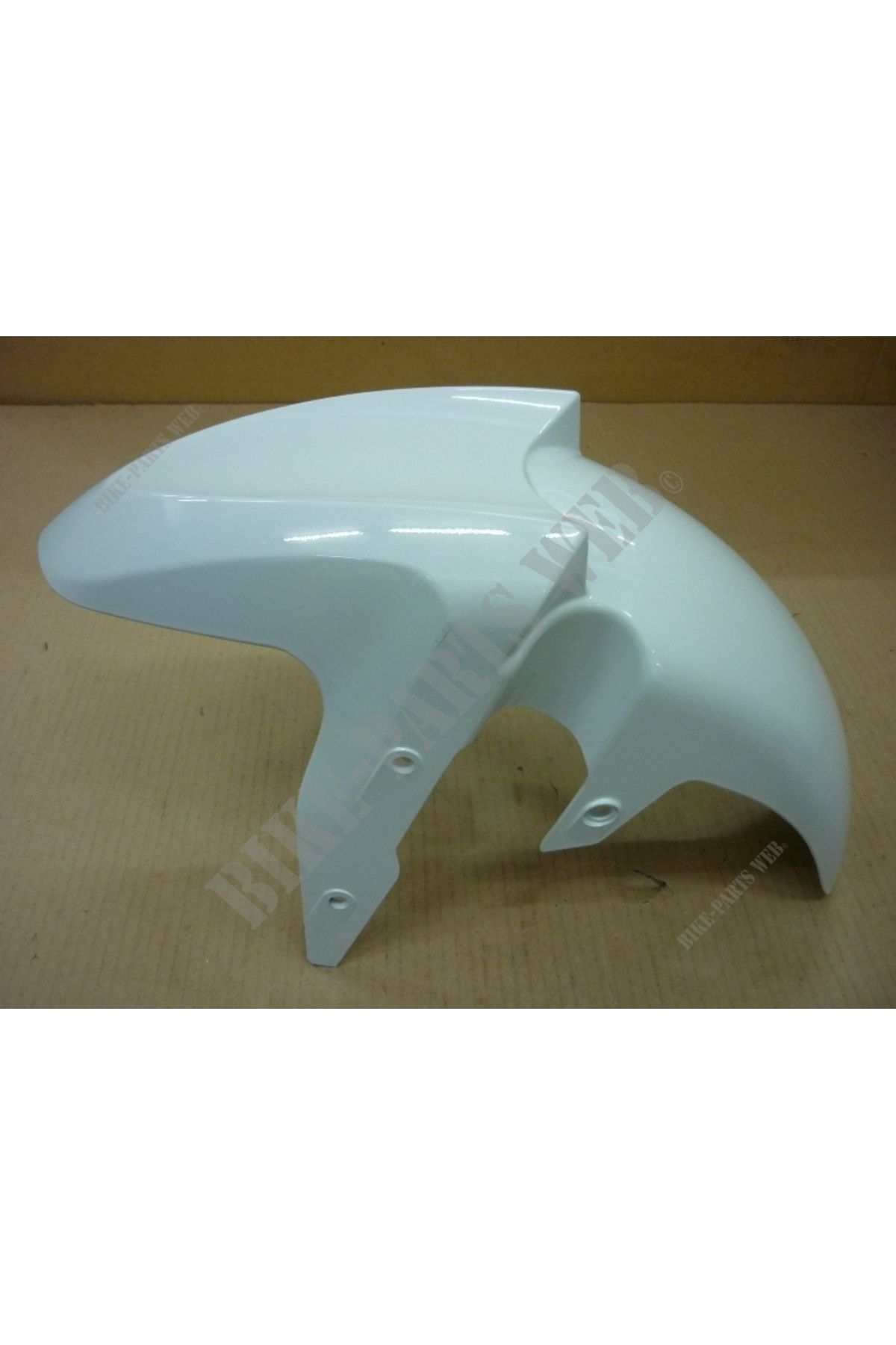 SYM WOLF 250 ÖN ÇAMURLUK BEYAZ 61100-B9A-000-QU