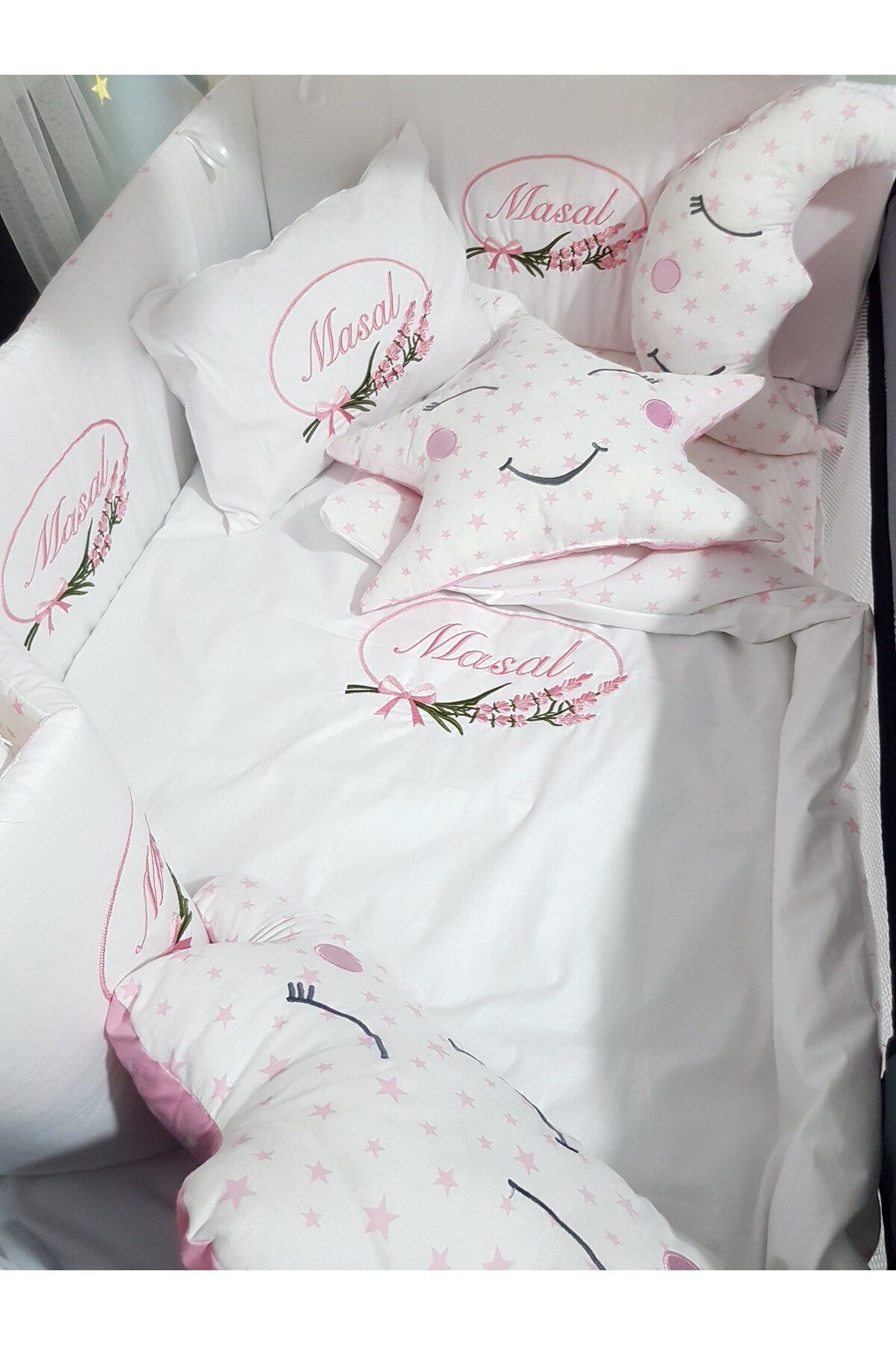 Baby Clime 70x110 Nakışlı Bebek Uyku Seti Isimli - Lüks Cibinlik Ve Aparat - Çiçek Fiyonk Motifli fotoğrafı 5 (önizleme)