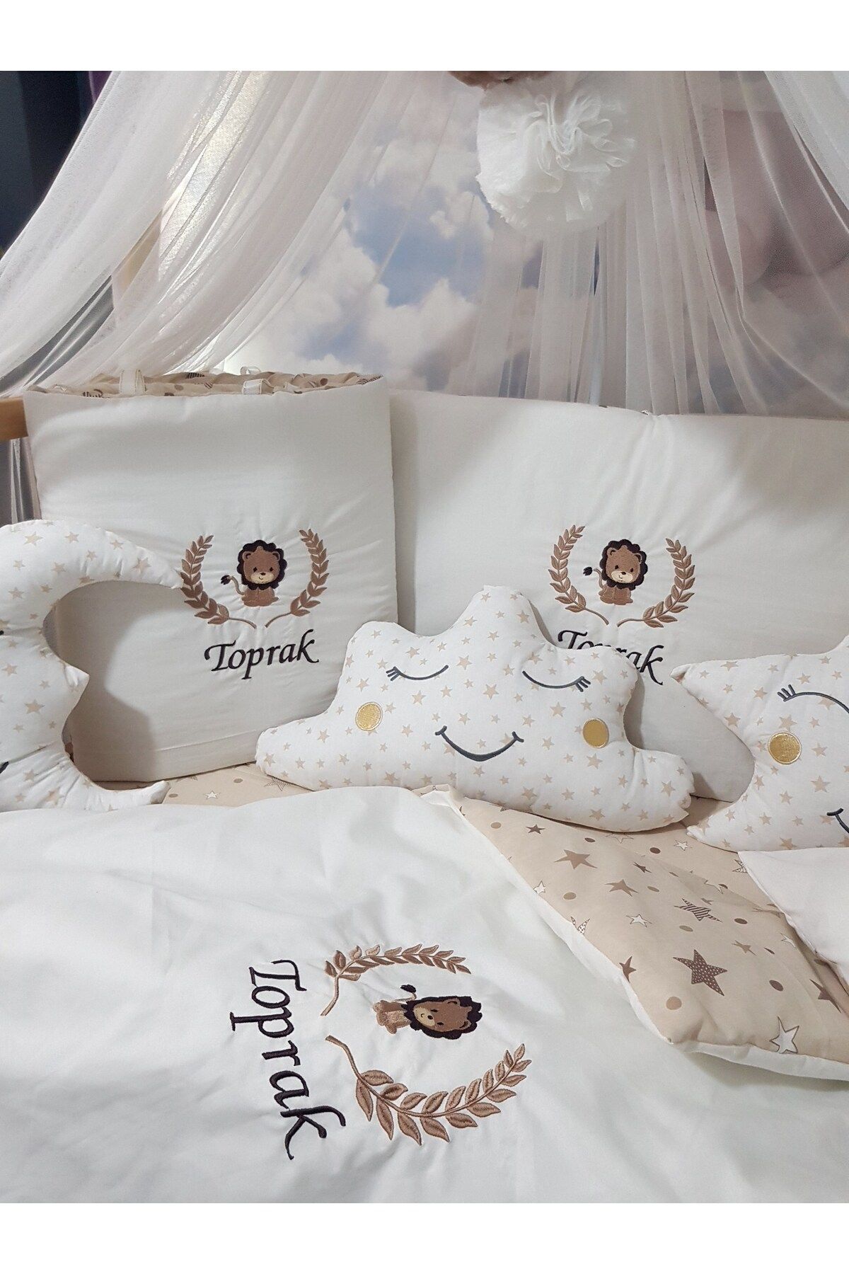 Baby Clime 60x120 Nakışlı Bebek Uyku Seti Isimli - Lüks Cibinlik Ve Aparat - Aslan Başak Motifi fotoğrafı 4 (önizleme)