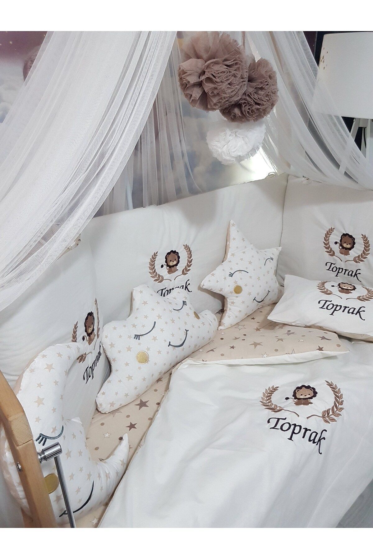 Baby Clime 60x120 Nakışlı Bebek Uyku Seti Isimli - Lüks Cibinlik Ve Aparat - Aslan Başak Motifi fotoğrafı 5 (önizleme)