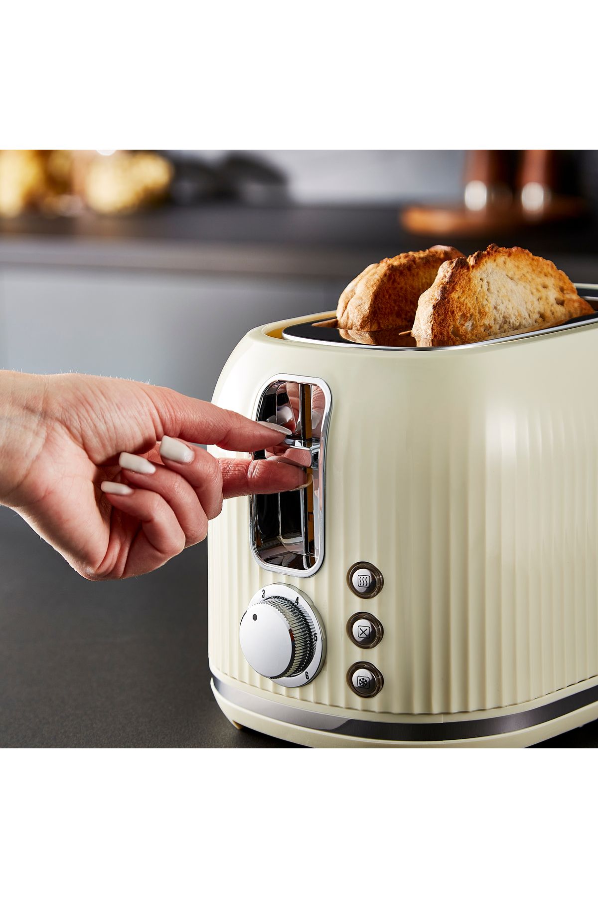 Geepas-Fluted Bread Toaster 2 Slice Slot 1000 W|  6 Adjustable Browning Control and Removable Crumb Tray 3