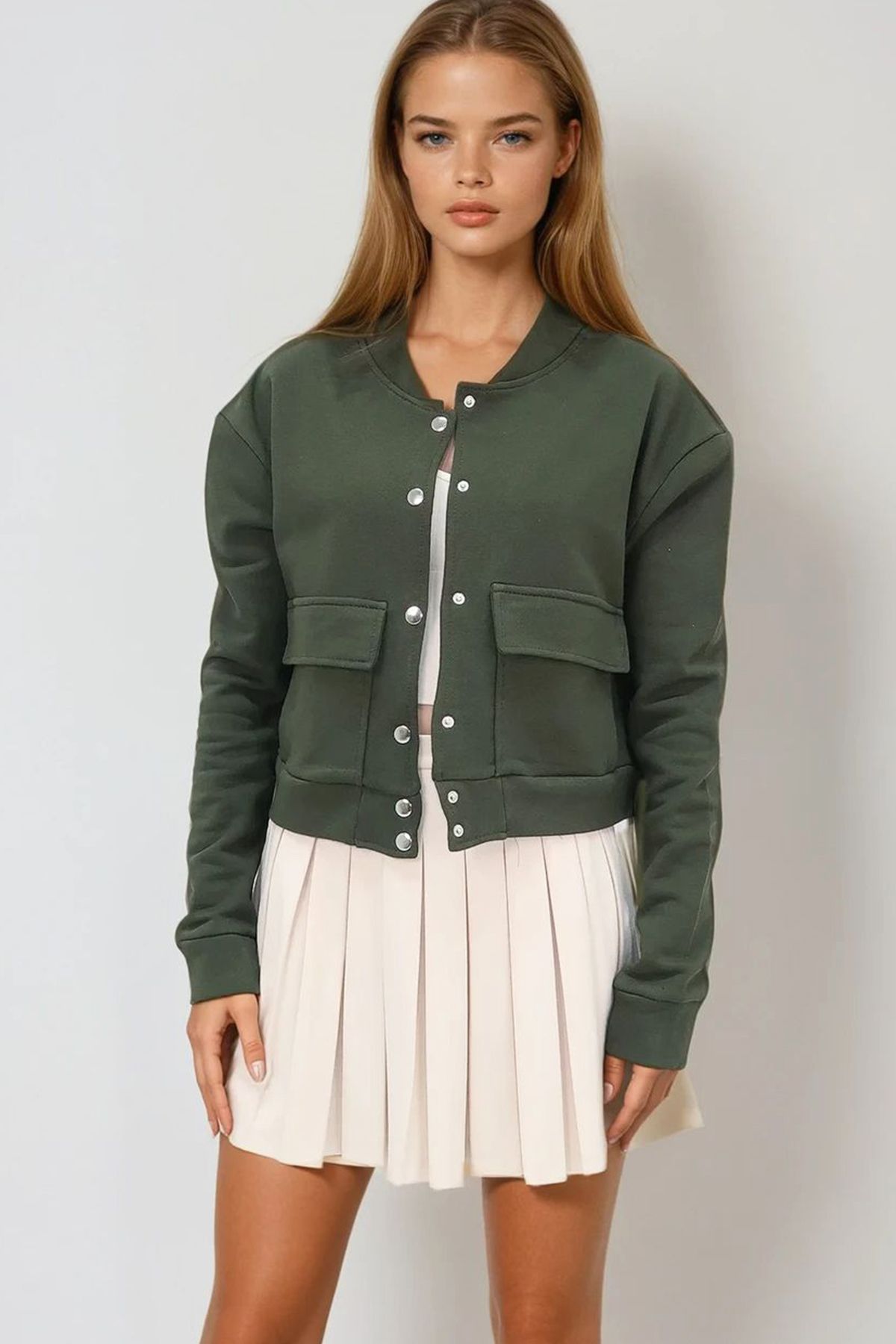 VAGGON-Women's Khaki Snap Closure Double Pocket Crop Jacket with Ribbon Inside Prm1049 2