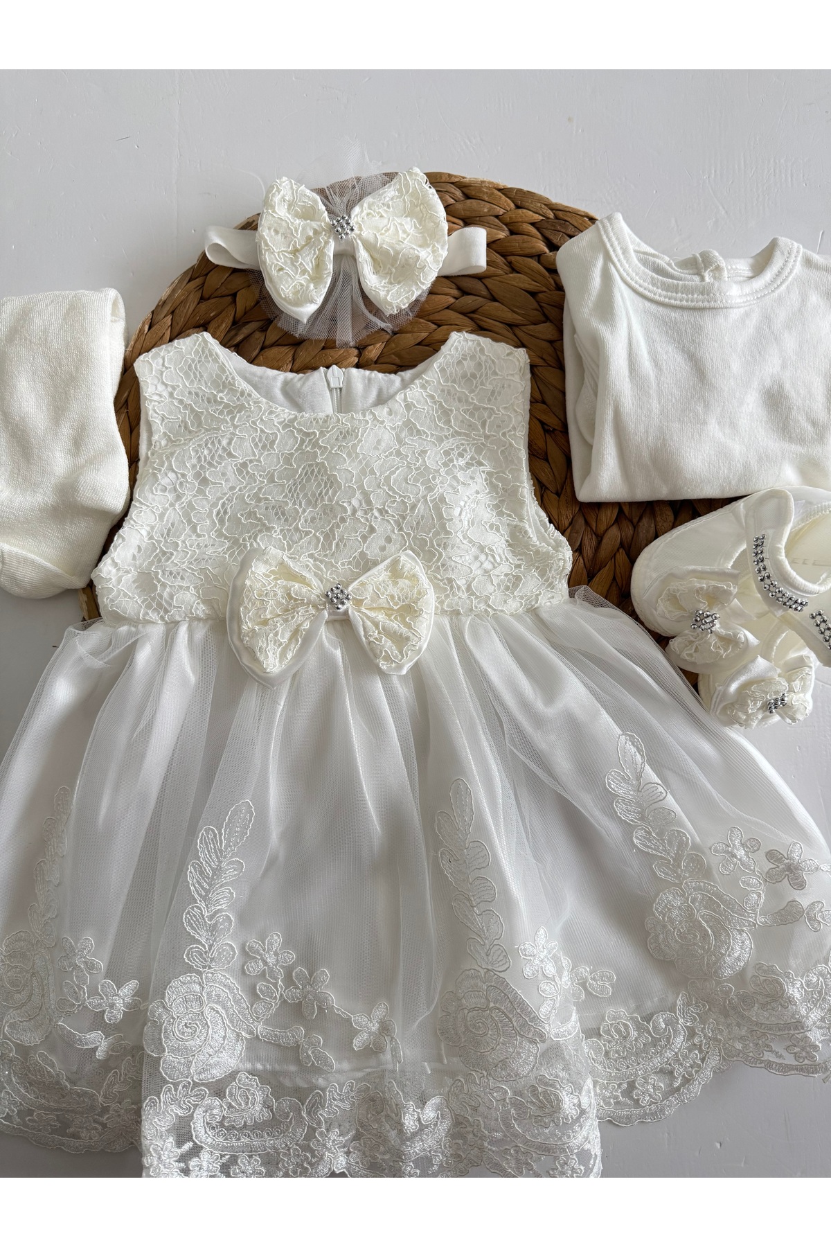 PİLEKİ BABY Kız Bebek Yenidoğan  Gelinlik Prenses Elbise 5 parça Mevlütlük Set Uzun Kollu Dantelli Elbise fotoğrafı 4 (önizleme)