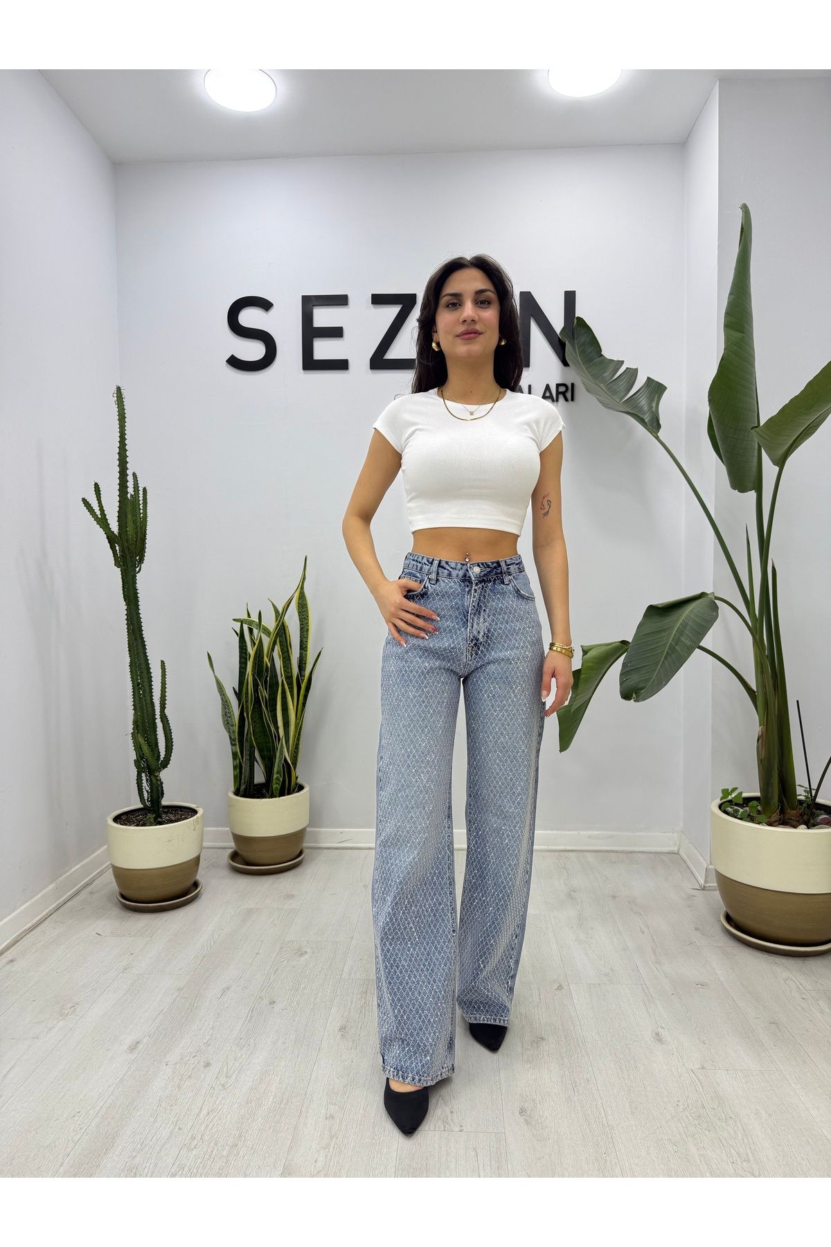 SEZON MAGAZALARI Kadın küçük taşlı bol paça denim pantolon