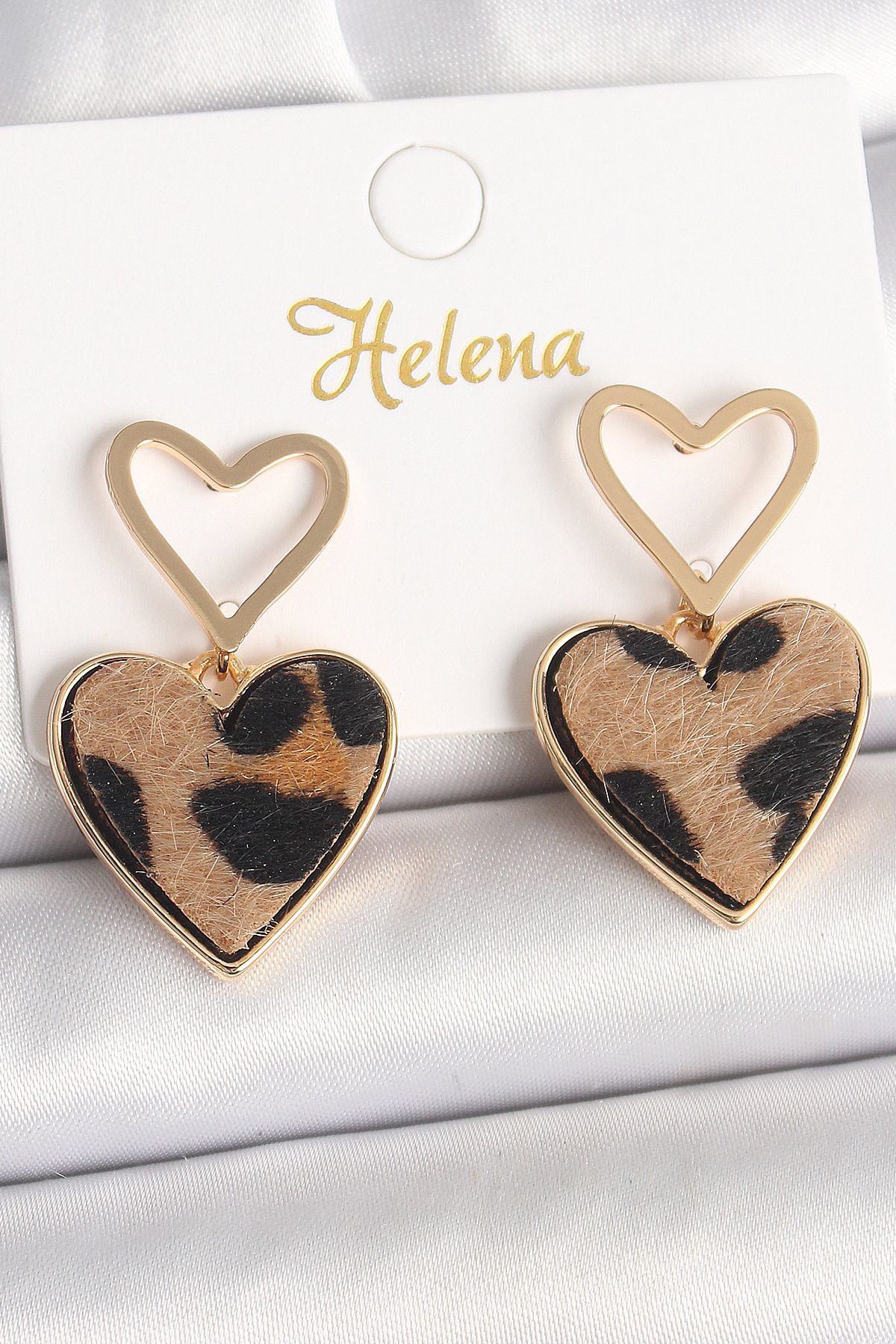 LovelymCo Pirinç Gold Renk Sallantı Leopar Kalp Model Kadın Küpe - Lisinya