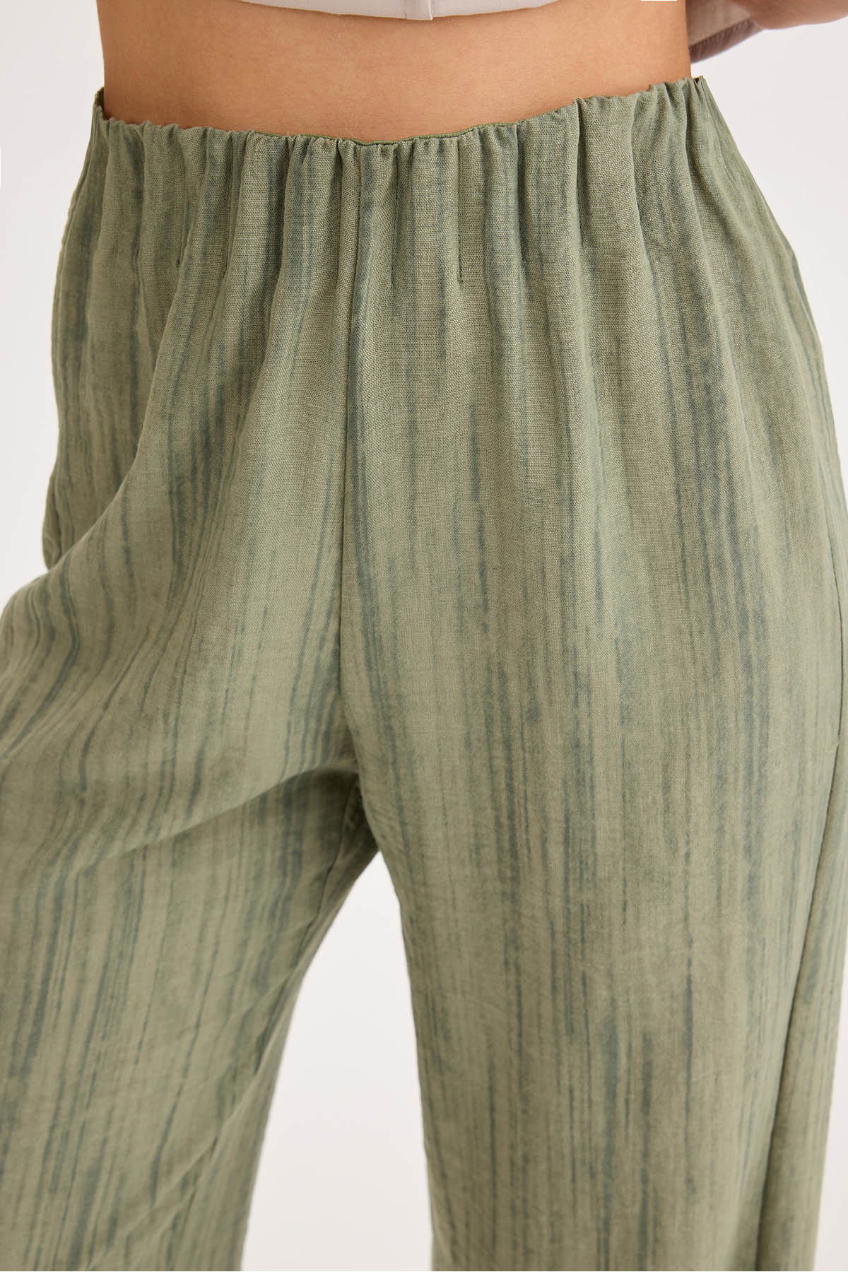 Vitrin-Patterned Wide Leg Trousers with Elastic Waist 5