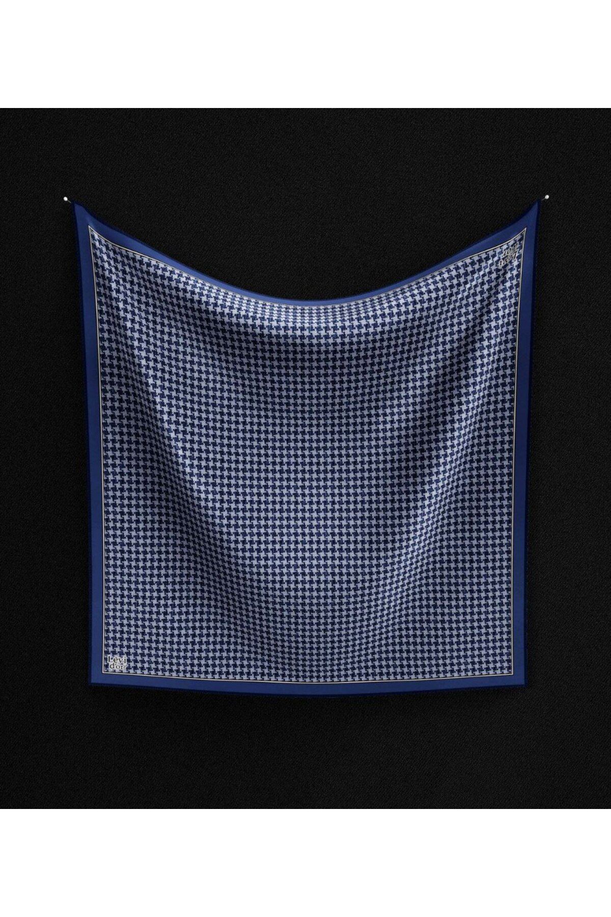 Levidor-Puzzle Pattern Crowbar Sparkling Crystal Scarf 3