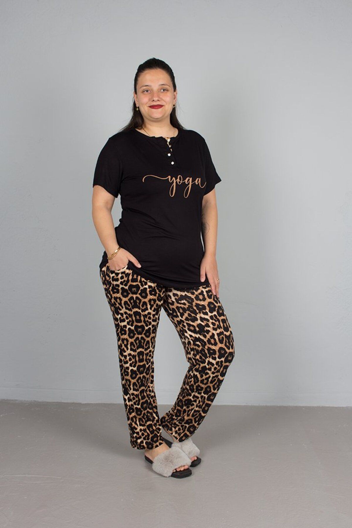 Truva XXL-Plus Size Bottom Leopard Top Buttoned Pajamas Set 2