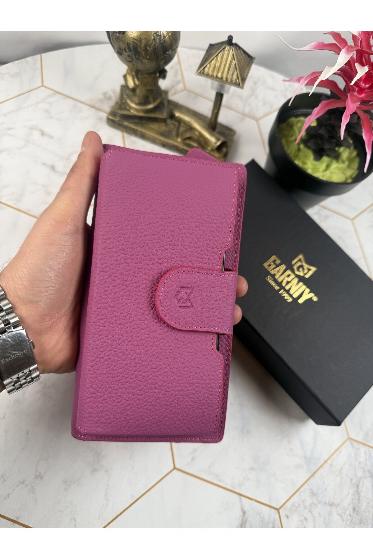 Garniy-Fuchsia Wallet with Phone Compartment and Handle, Large Compartment 1