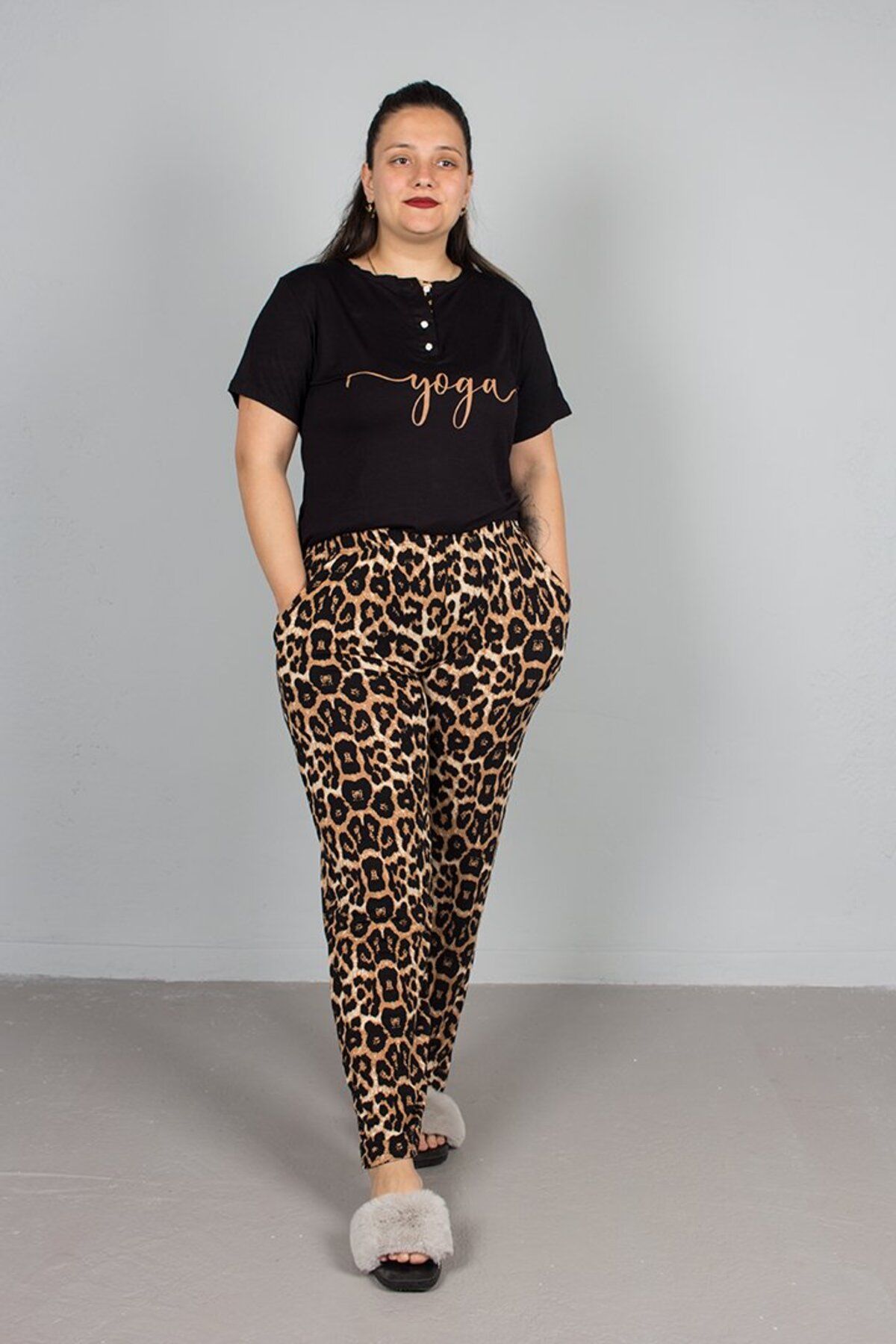 Truva XXL-Plus Size Bottom Leopard Top Buttoned Pajamas Set 5