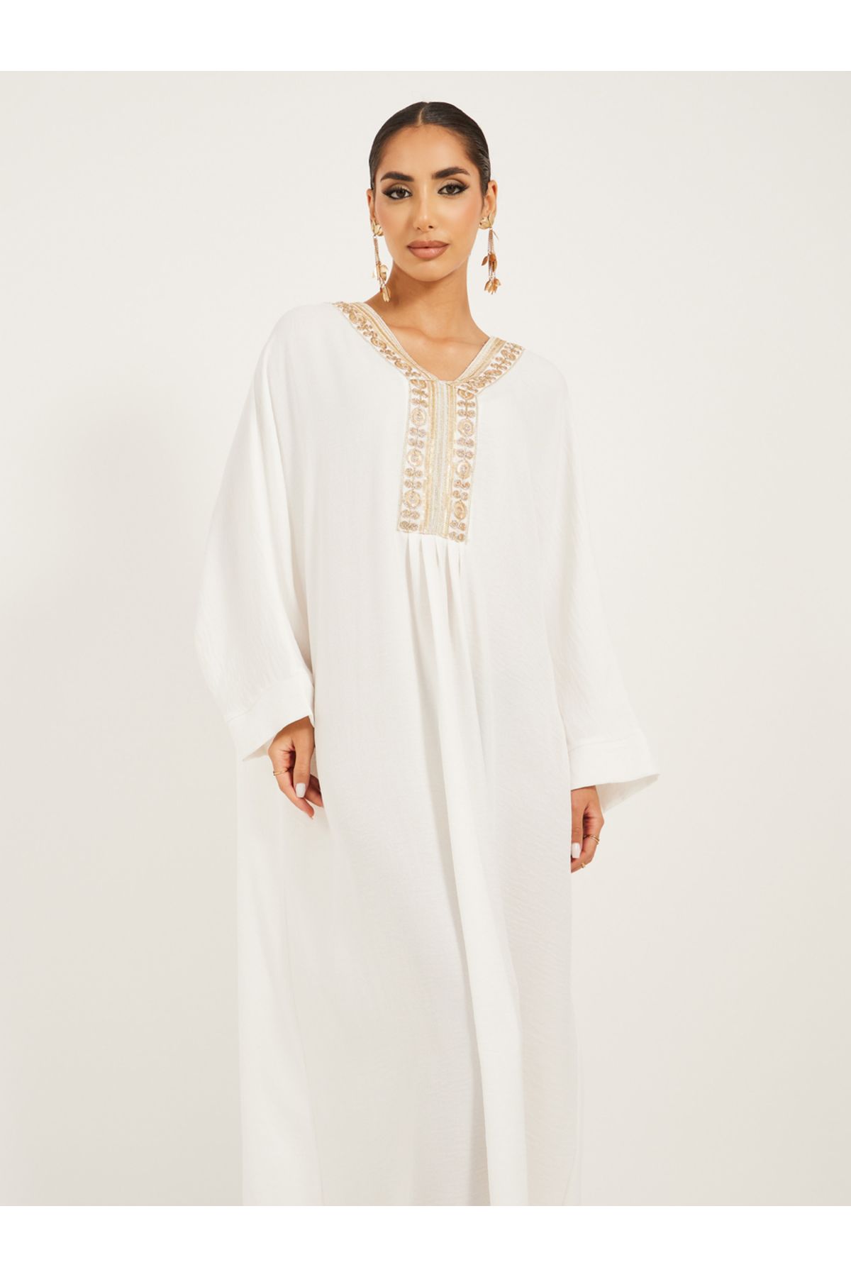 Styli-Embroidered V-Neck Batwing Sleeve A-Line Jalabyia 3