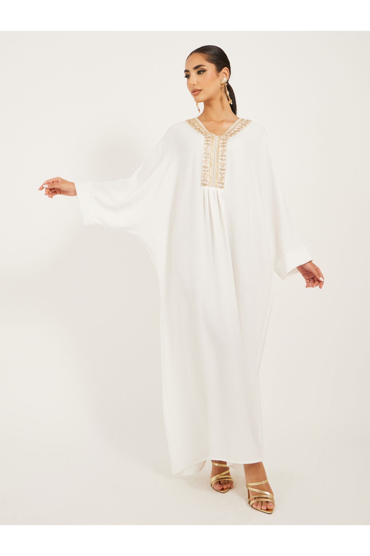 Styli-Embroidered V-Neck Batwing Sleeve A-Line Jalabyia 2