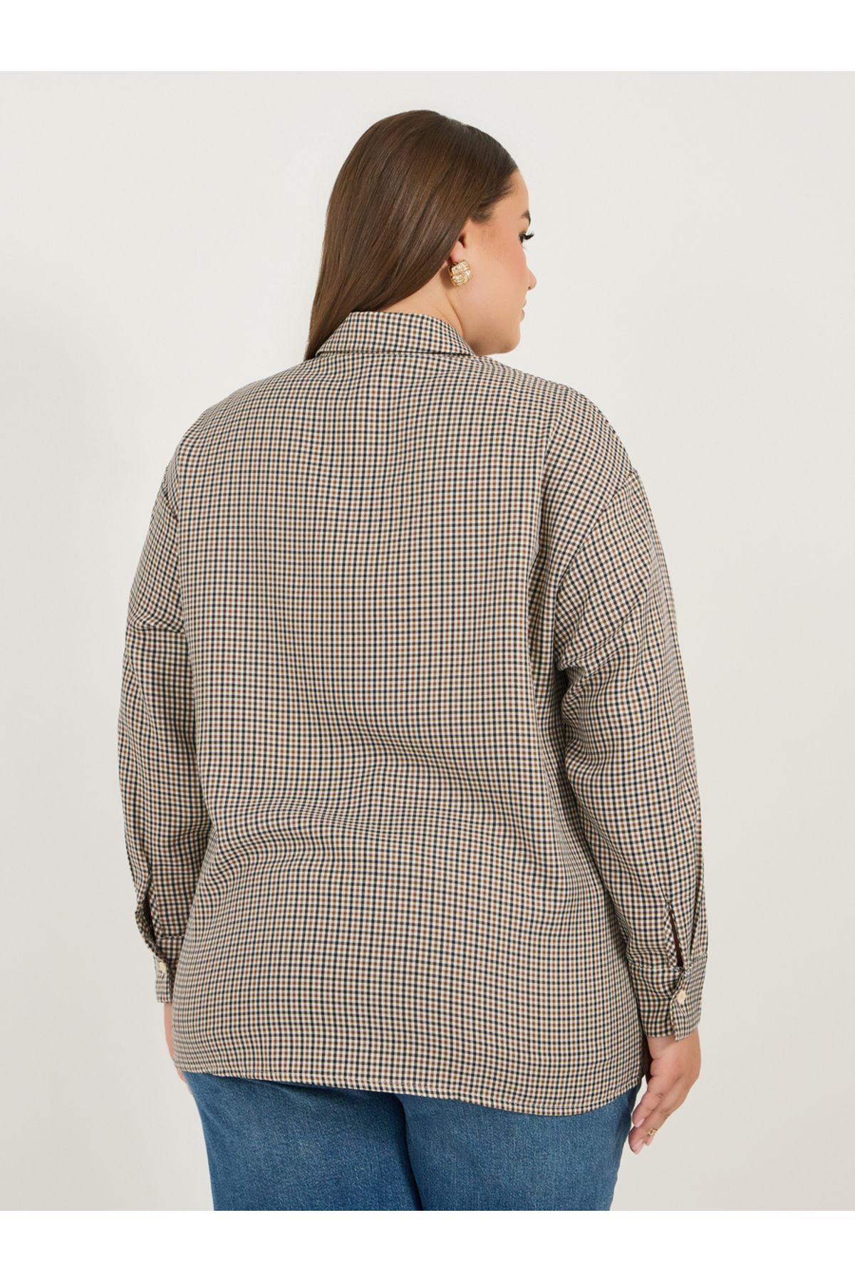 Styli-Plus Size Checked Oversized Shirt 4