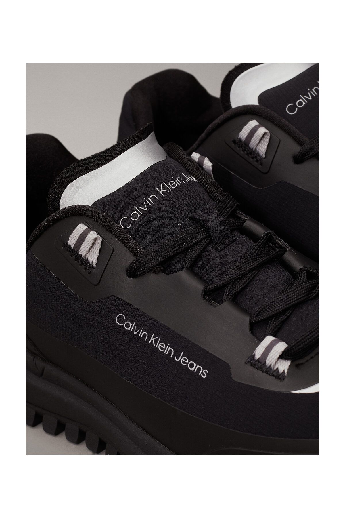 Calvin Klein-VIBRAM TOOTH RUNNER IN HI TECH 8
