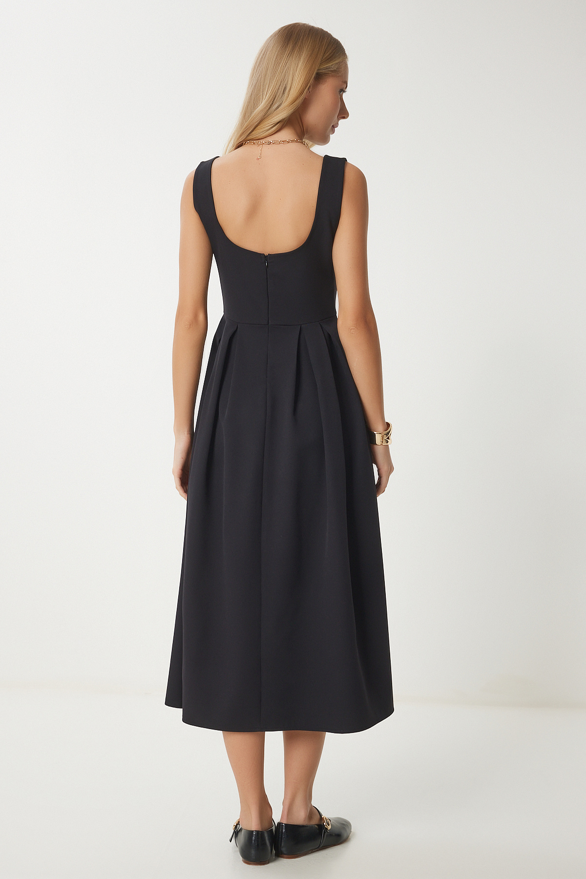 Happiness İstanbul Kadın Siyah Pileli Midi Dokuma Elbise UB00314