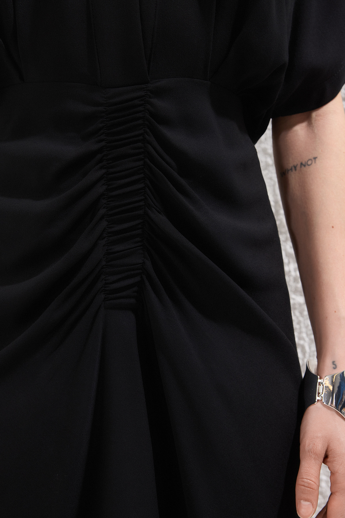 Trendyol Collection-Schwarzes, gerades, elastisches, kurzes/Mini-Webkleid TWOSS25EL00587 3