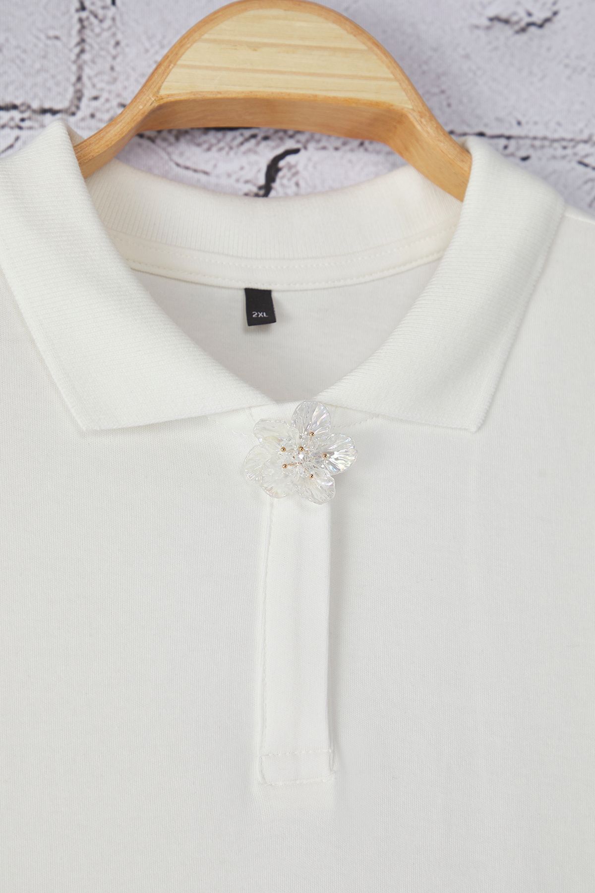 Trendyol Curve-Ecru Collar Accessory Detailed Polo Collar Knitted Large Size Blouse Tbbss25Af00101 6